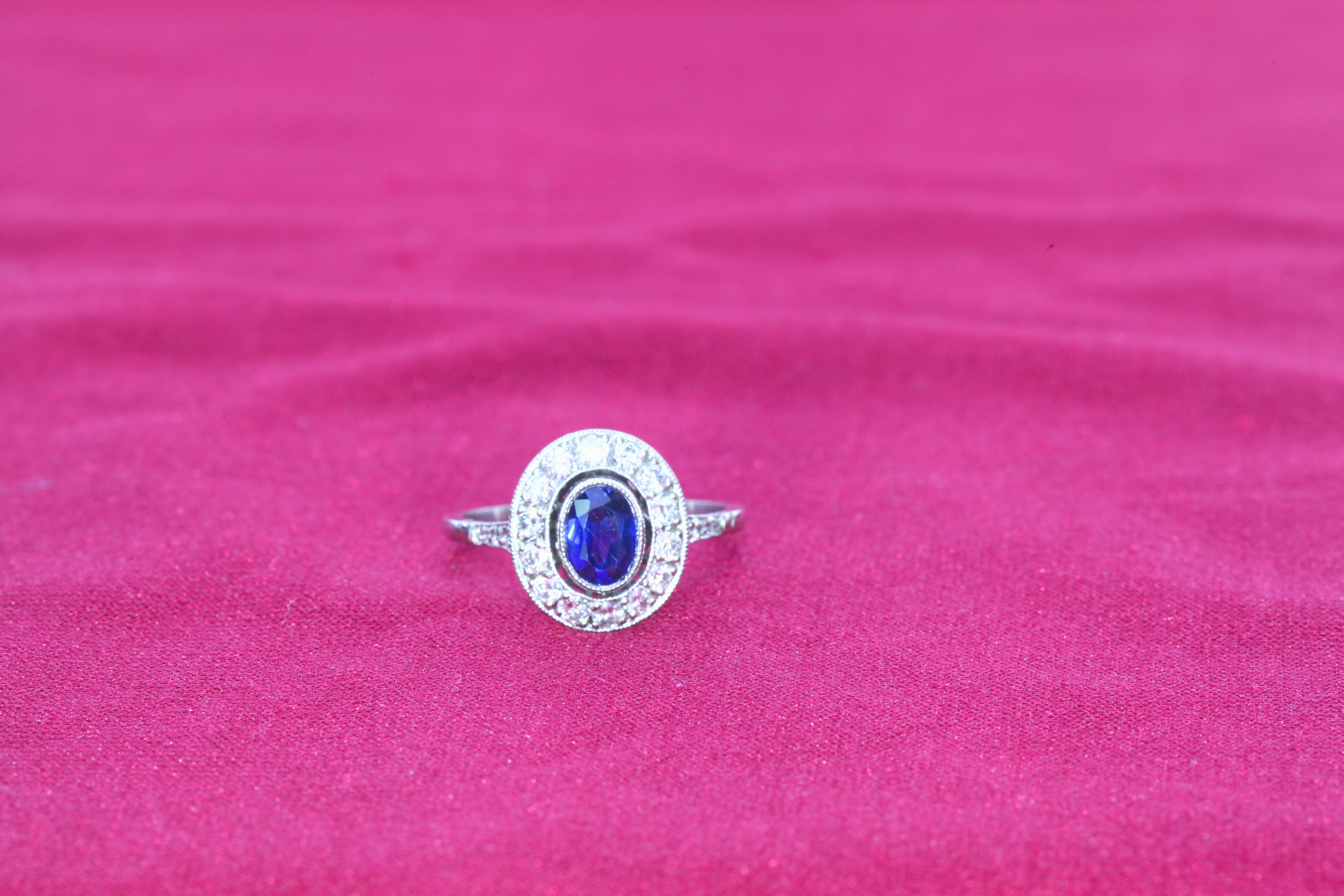 1.20 Carat Sapphire and Diamond Platinum Ring For Sale 2