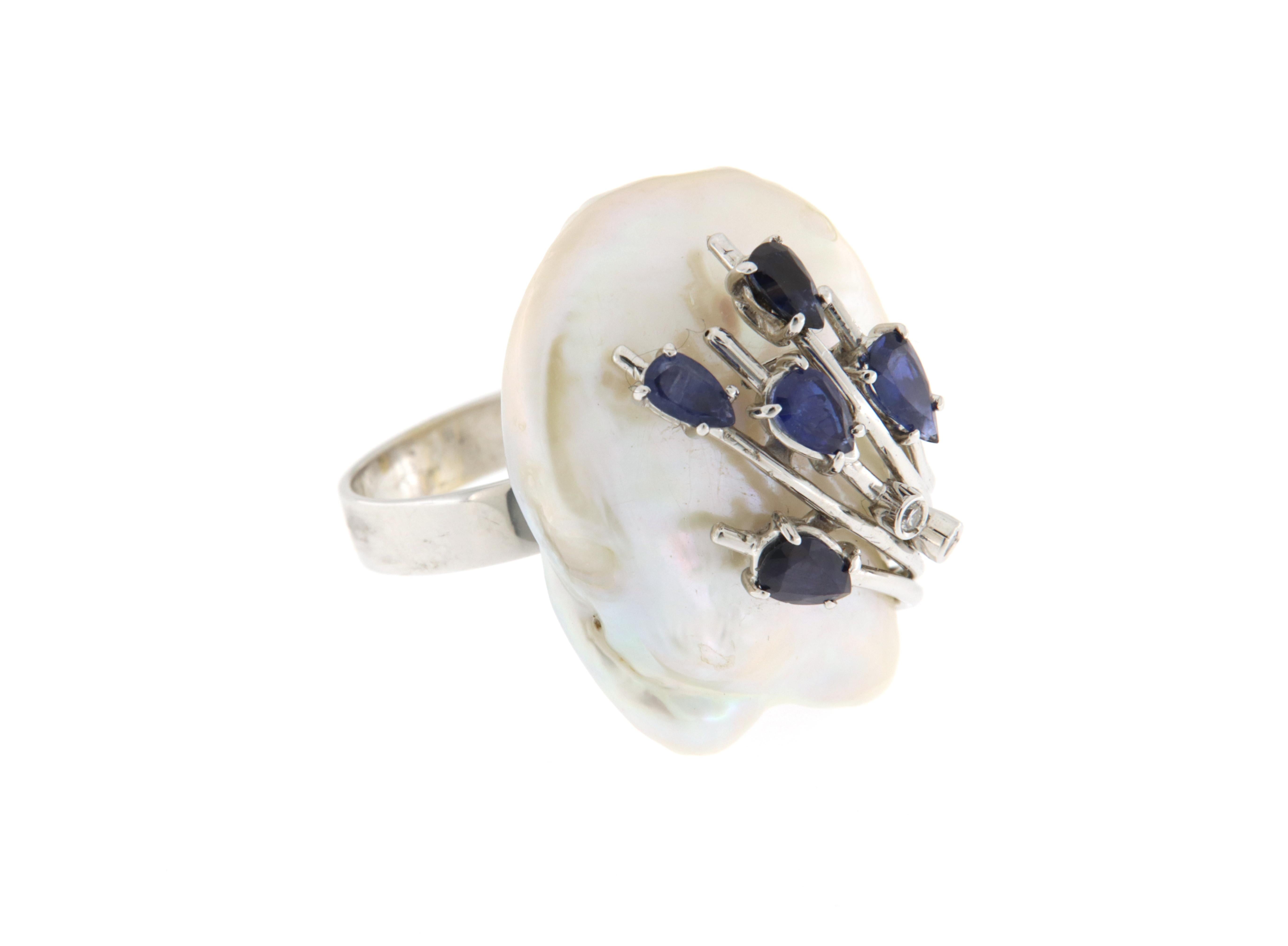 1.20 Carat Sapphire Little Diamonds Flat White Pearl White Gold Cocktail Ring For Sale 1