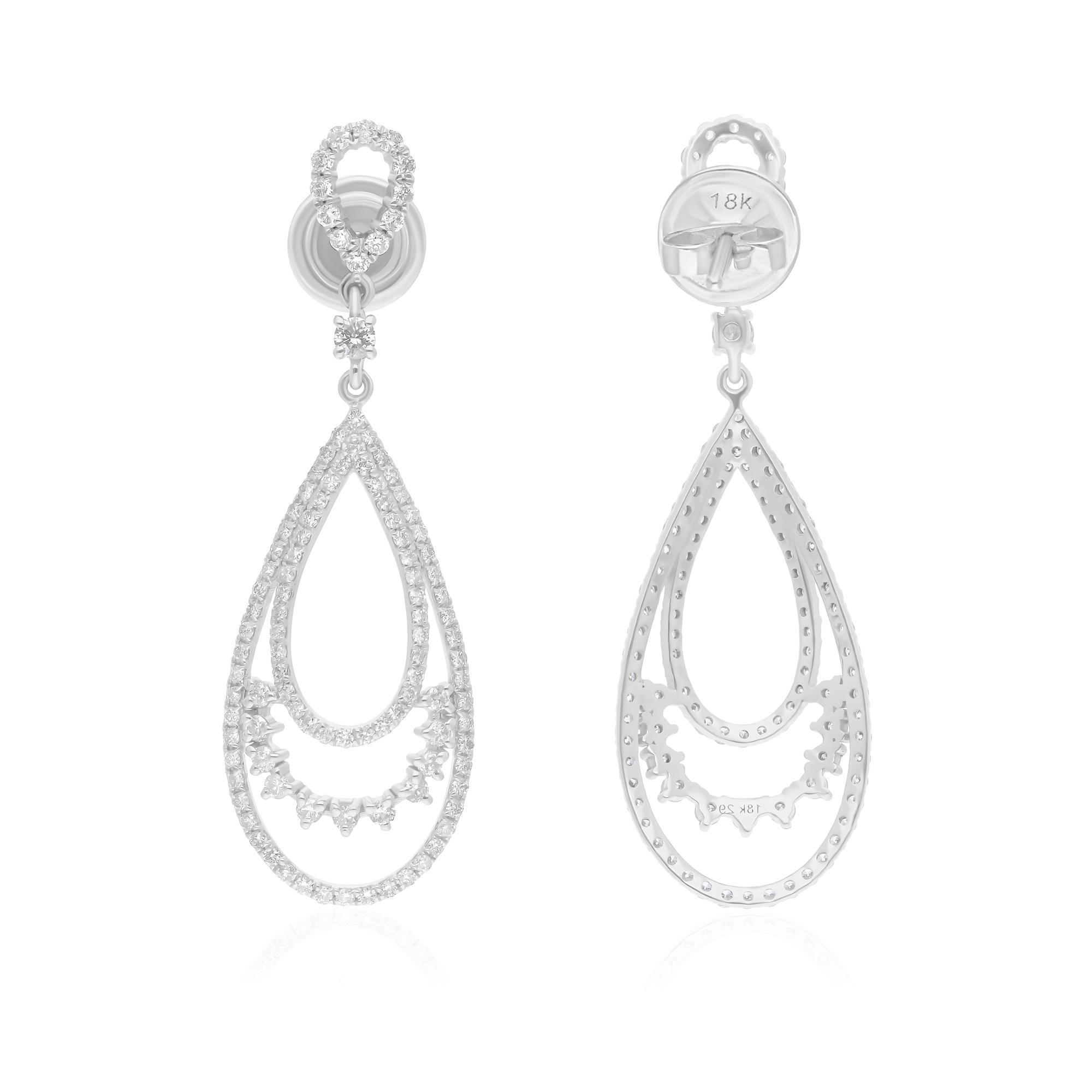 Fundidos en oro de 18 quilates, estos exquisitos pendientes están engastados con 1,20 quilates de brillantes diamantes.

SIGUE LA TIENDA DE SPECTRUM JEWELS para ver la última colección y piezas exclusivas. Spectrum Jewels se enorgullece de ser uno