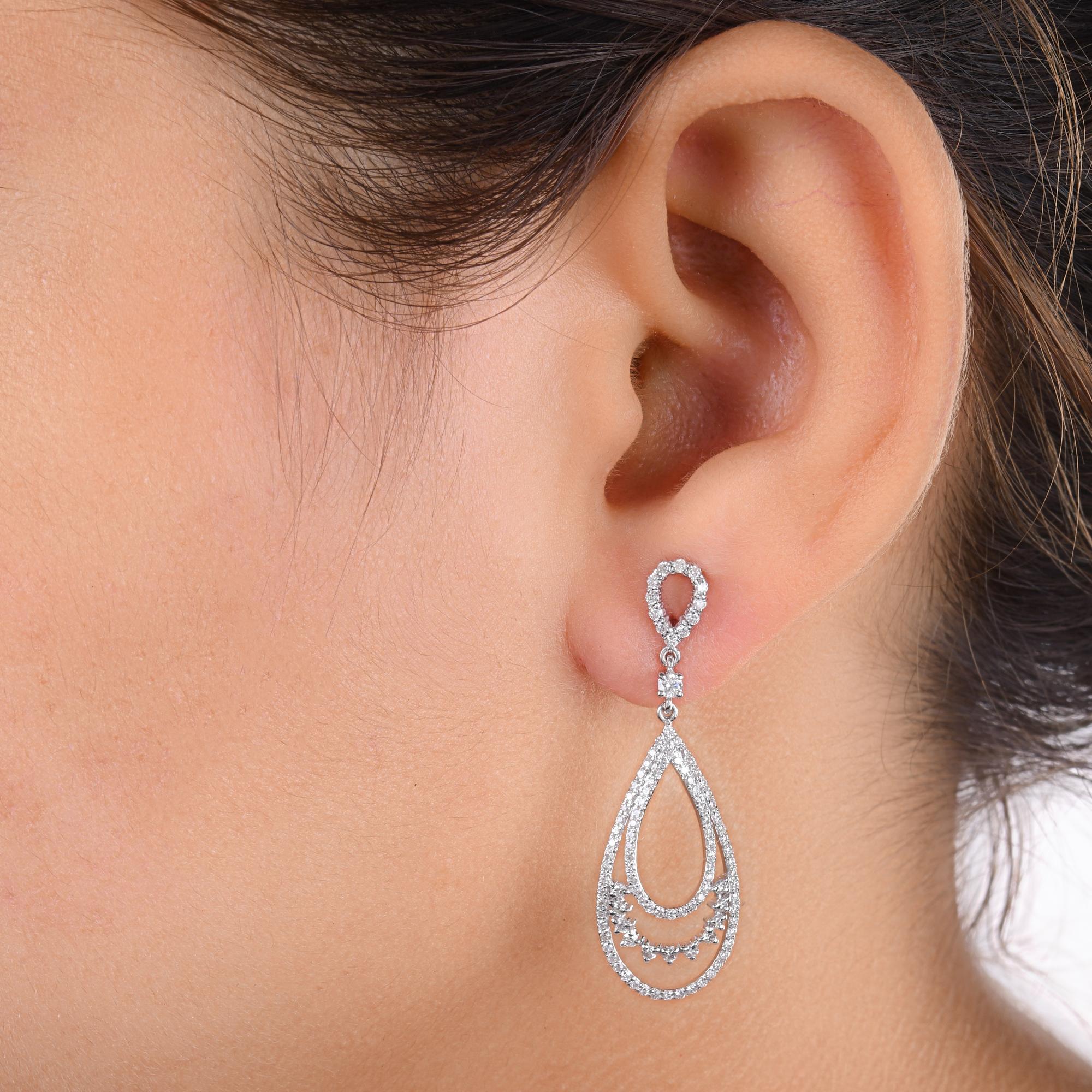 Pendientes colgantes de diamantes talla brillante redonda SI/H de 1,20 quilates y oro blanco de 18 quilates en Nuevo estado para la venta en Diera, Dubai