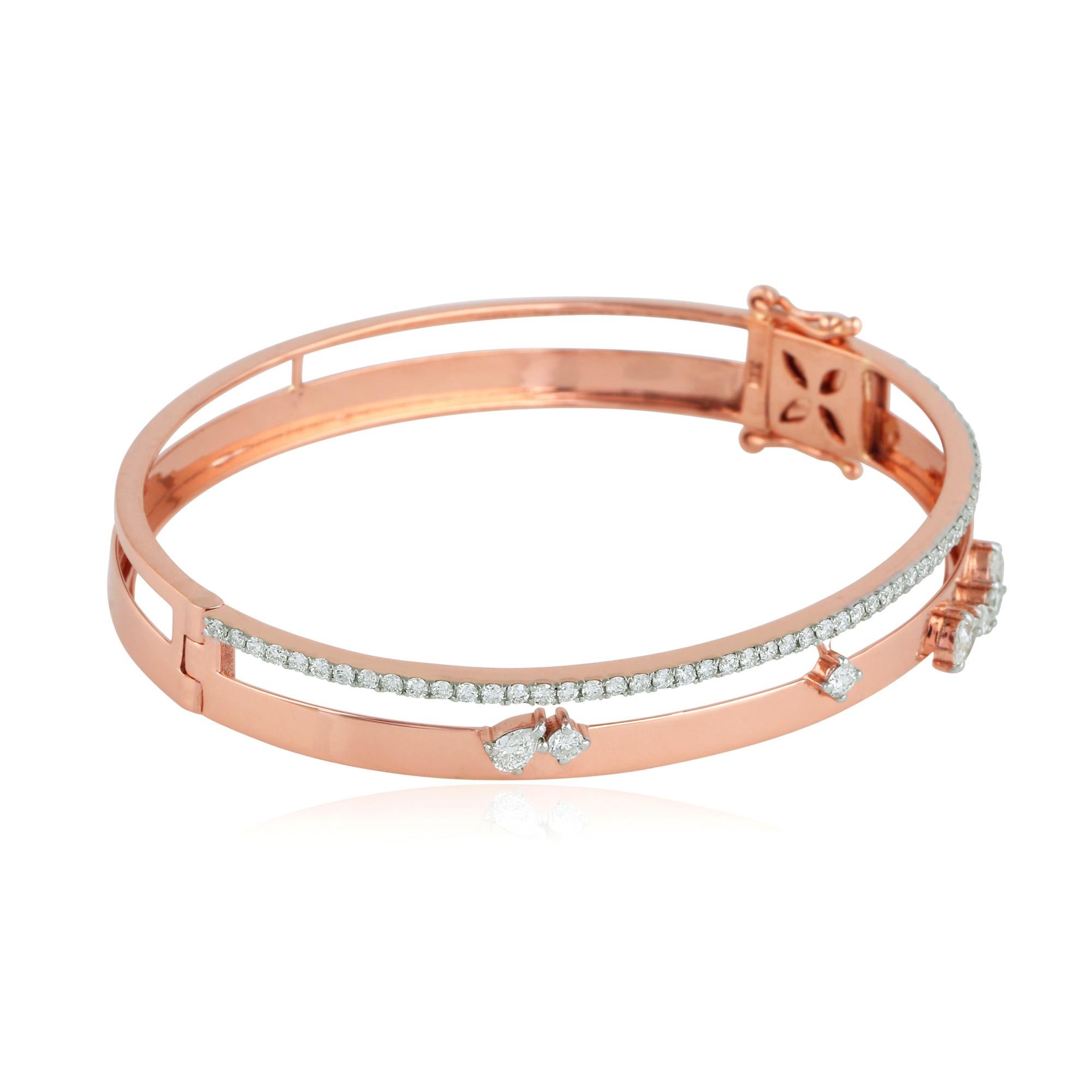 Artikel-Code:- SEB-6019C
Bruttofeuchtigkeit: - 14.73 g.
18k Massiv Rose Gold Nass: - 14,49 gm
Diamant Nass: - 1,20 Karat ( DURCHSCHNITTLICHE DIAMANTENKLARITÄT SI1-SI2 & FARBE H-I )
Armreif Größe :- ca. 61 x 45 mm.
✦