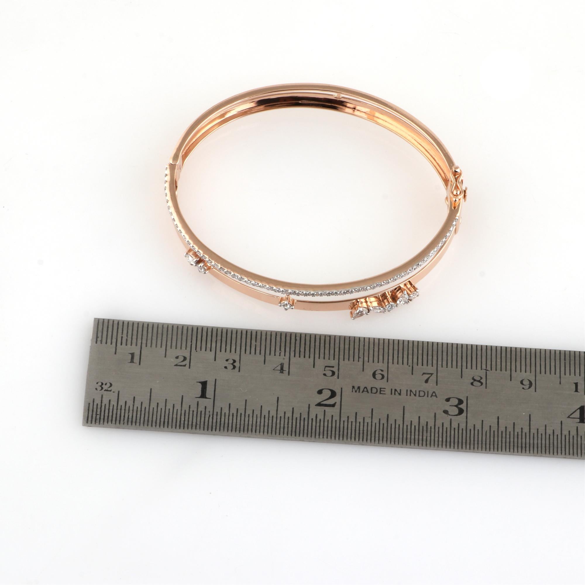 1,20 Karat SI/HI Birnenförmiger Marquise-Armreif aus 18 Karat Roségold mit runden Diamanten im Zustand „Neu“ im Angebot in Diera, Dubai