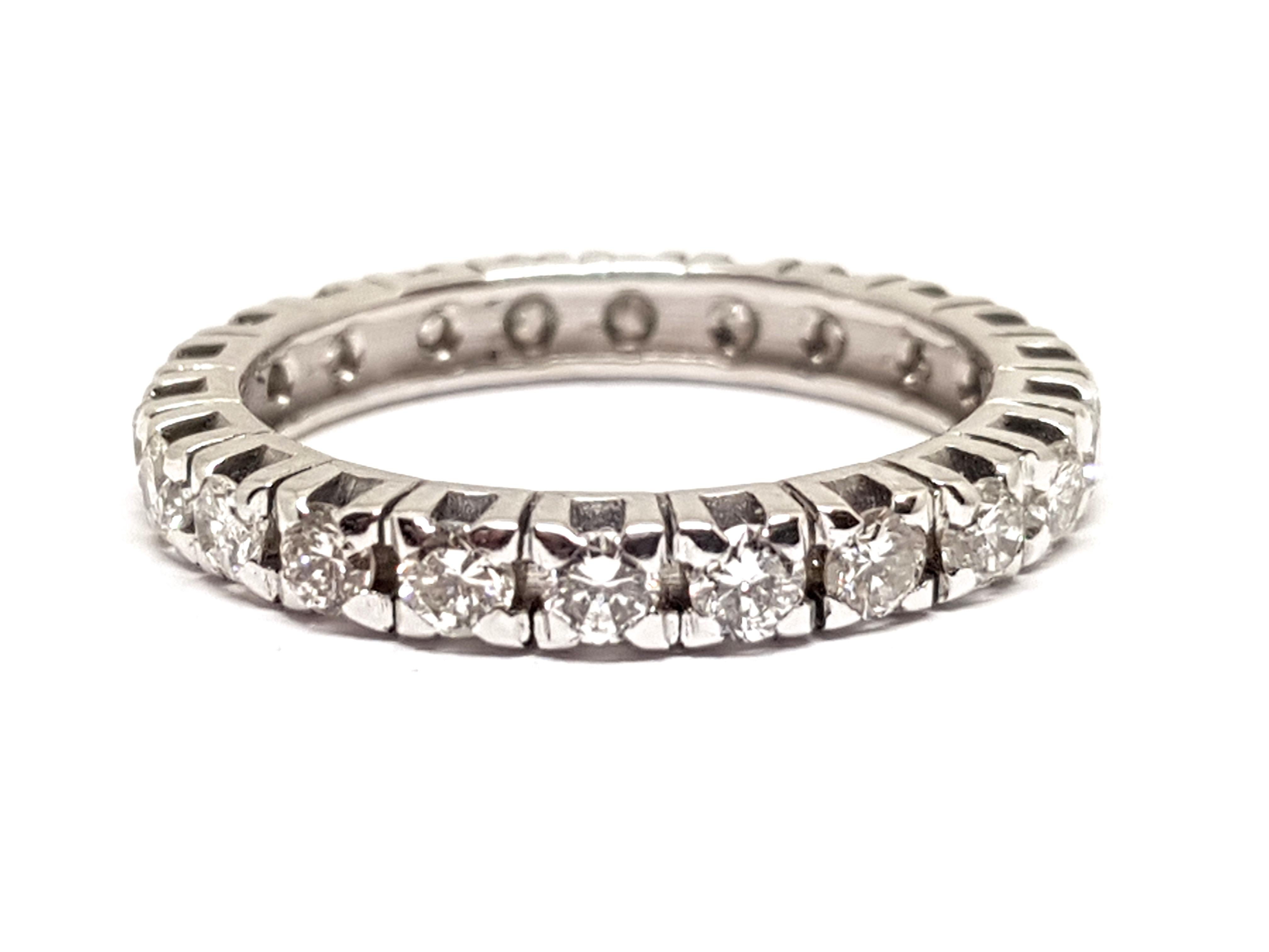 Round Cut 1.20 Carat White Gold Diamond Memory Ring For Sale