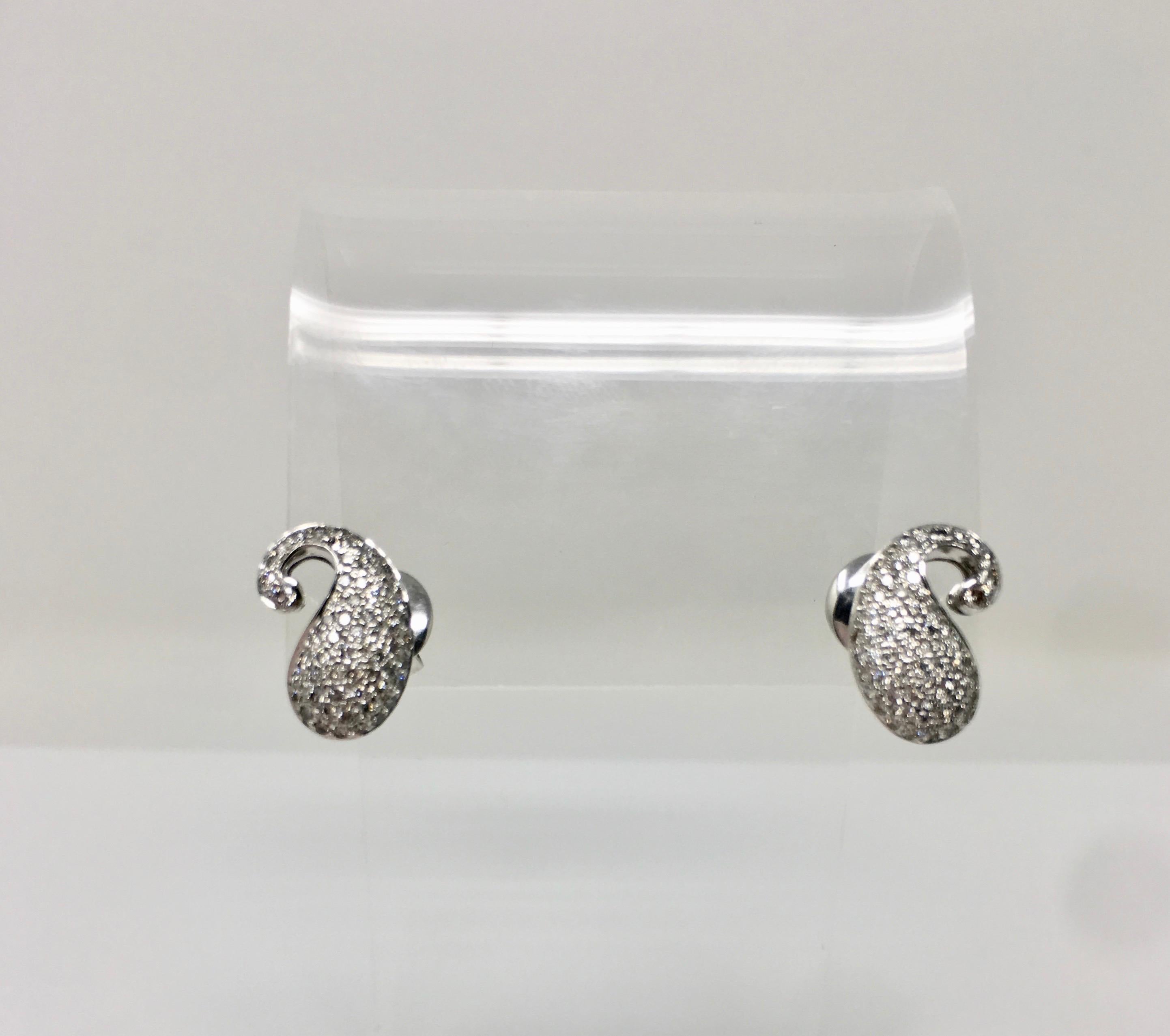 1.20 Carat White Round Brilliant Diamond Earrings With Matching Necklace In 18k  In New Condition For Sale In New York, NY