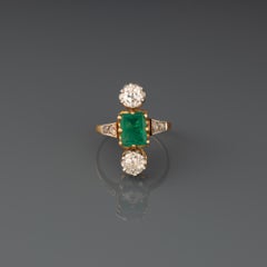 1.20 Carats Diamonds and 1.50 Carats Emerald Antique Ring