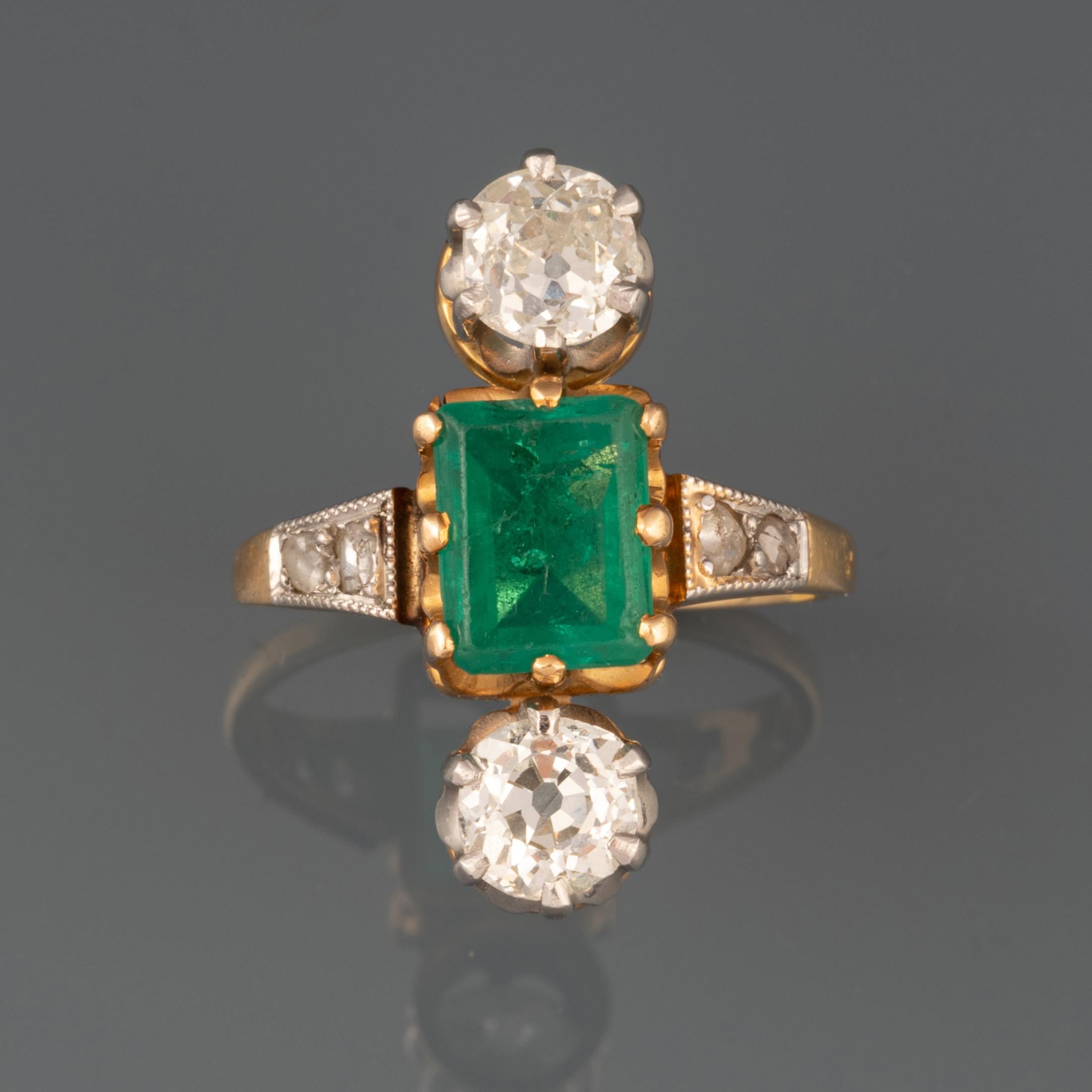 Belle Époque 1.20 Carats Diamonds and 1.50 Carats Emerald Antique Ring For Sale