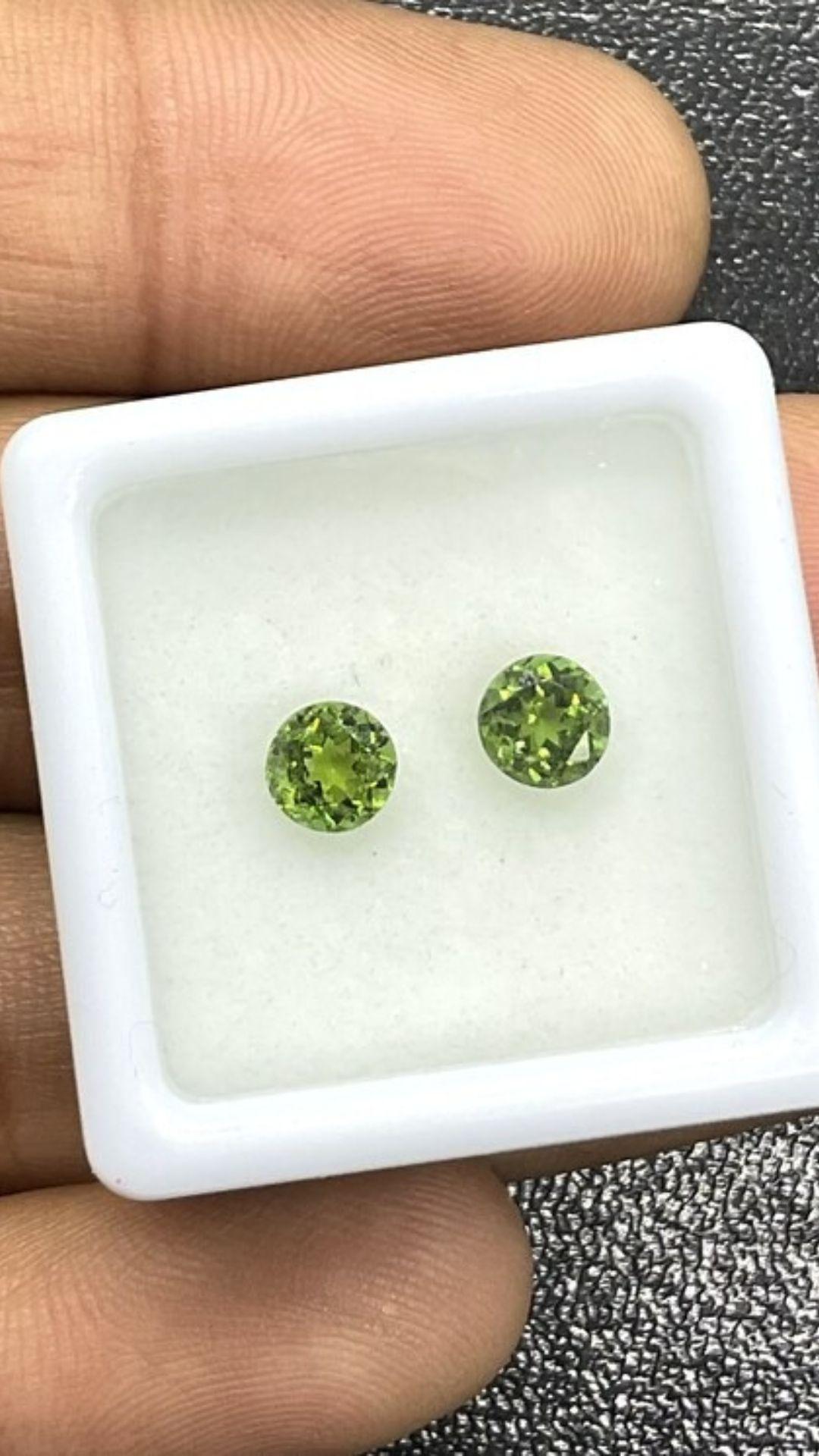 1,20 Karat grünes Turmalin-Paar, rundes Paar, 5 mm grüner Turmalin (Art déco) im Angebot