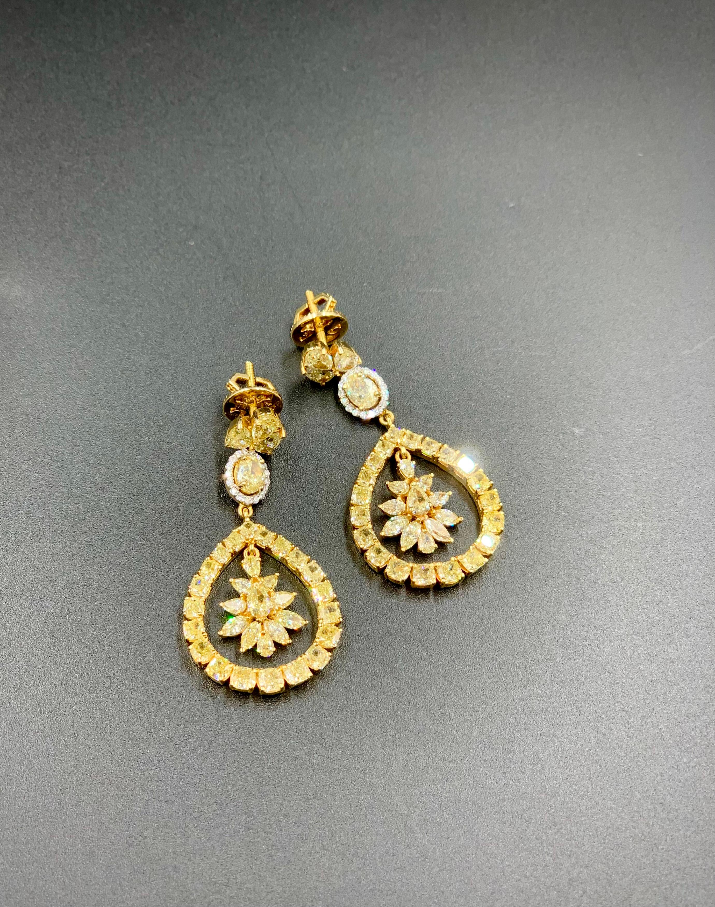 Women's 12.0 Carats of Fancy Yellow Diamond Earring
