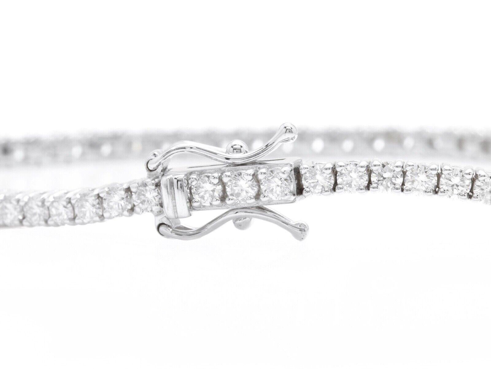 Brazalete de oro blanco macizo de 14 quilates con un impresionante diamante natural de 1,20 quilates Corte redondo en venta