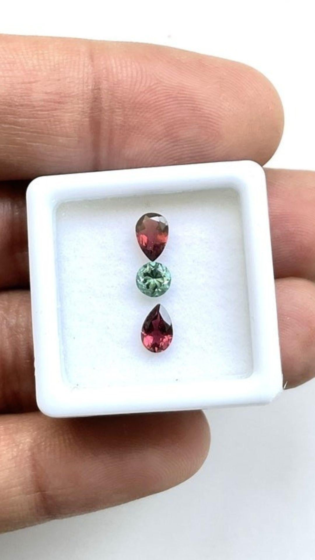 Gemstone - Tourmaline
Weight- 1.20 Carats
Shape - Round / Pear
Size - 4 to 6x4 mm
Pieces - 3