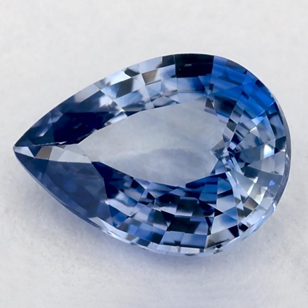 Ein sehr wertvoller September-Geburtsstein mit einer bezaubernden blauen Farbe. Man glaubt, dass sie dem Leben Glück und Reichtum bringen.

Entdecken Sie die lebendige Kollektion von Smaragden, Rubinen und Saphiren in unserem Geschäft, die als lose