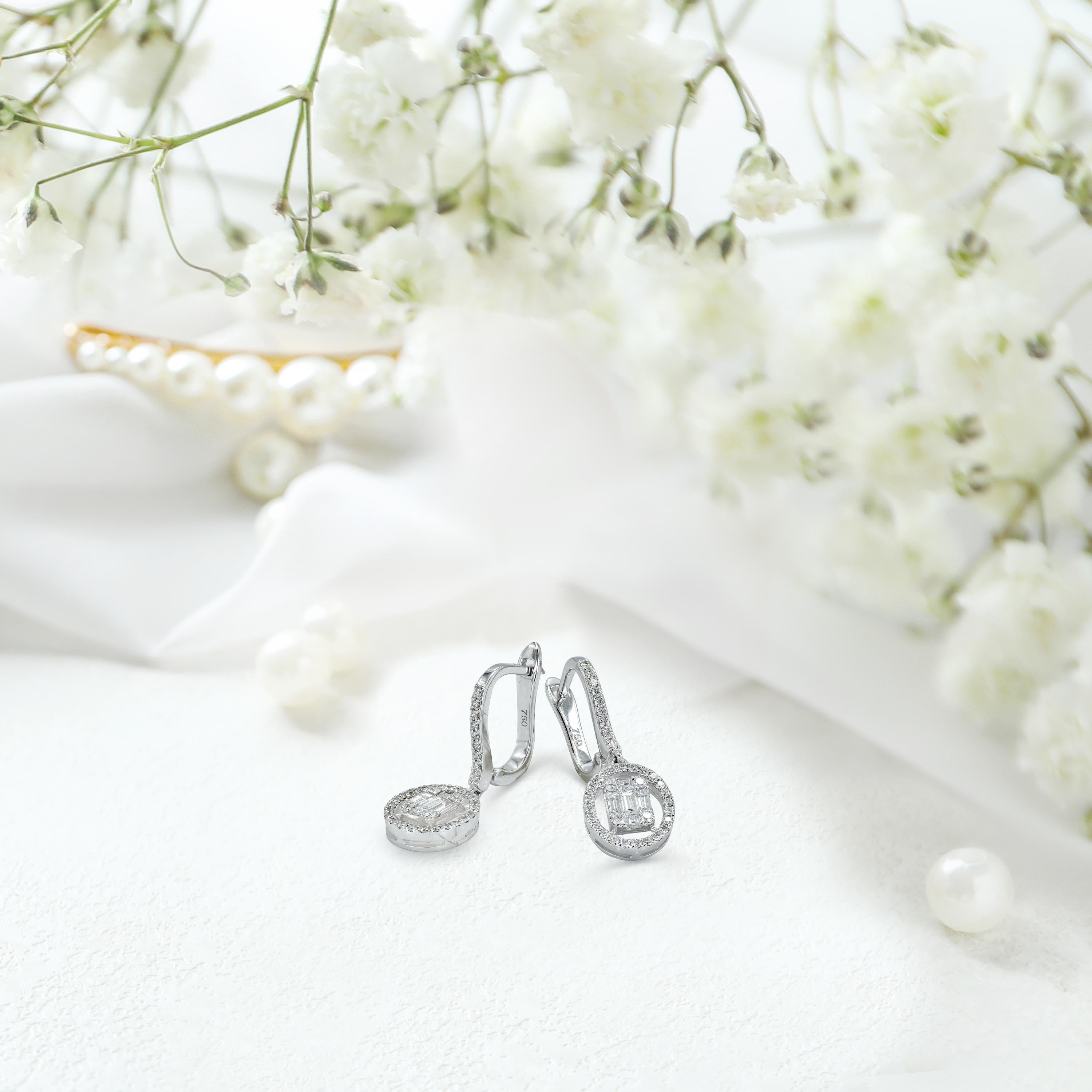 1,19 Karat Diamant Baguette- und Rundschliff-Diamant-Ohrringe aus 18 Karat Gold für Damen oder Herren im Angebot