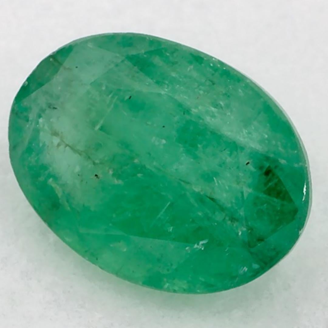 Mit seinem leuchtenden grünen Farbton ist der Geburtsstein für den Mai ein Symbol für neues Wachstum im Frühling. 

Entdecken Sie die lebendige Kollektion von Smaragden, Rubinen und Saphiren in unserem Geschäft, die als lose Edelsteine erhältlich
