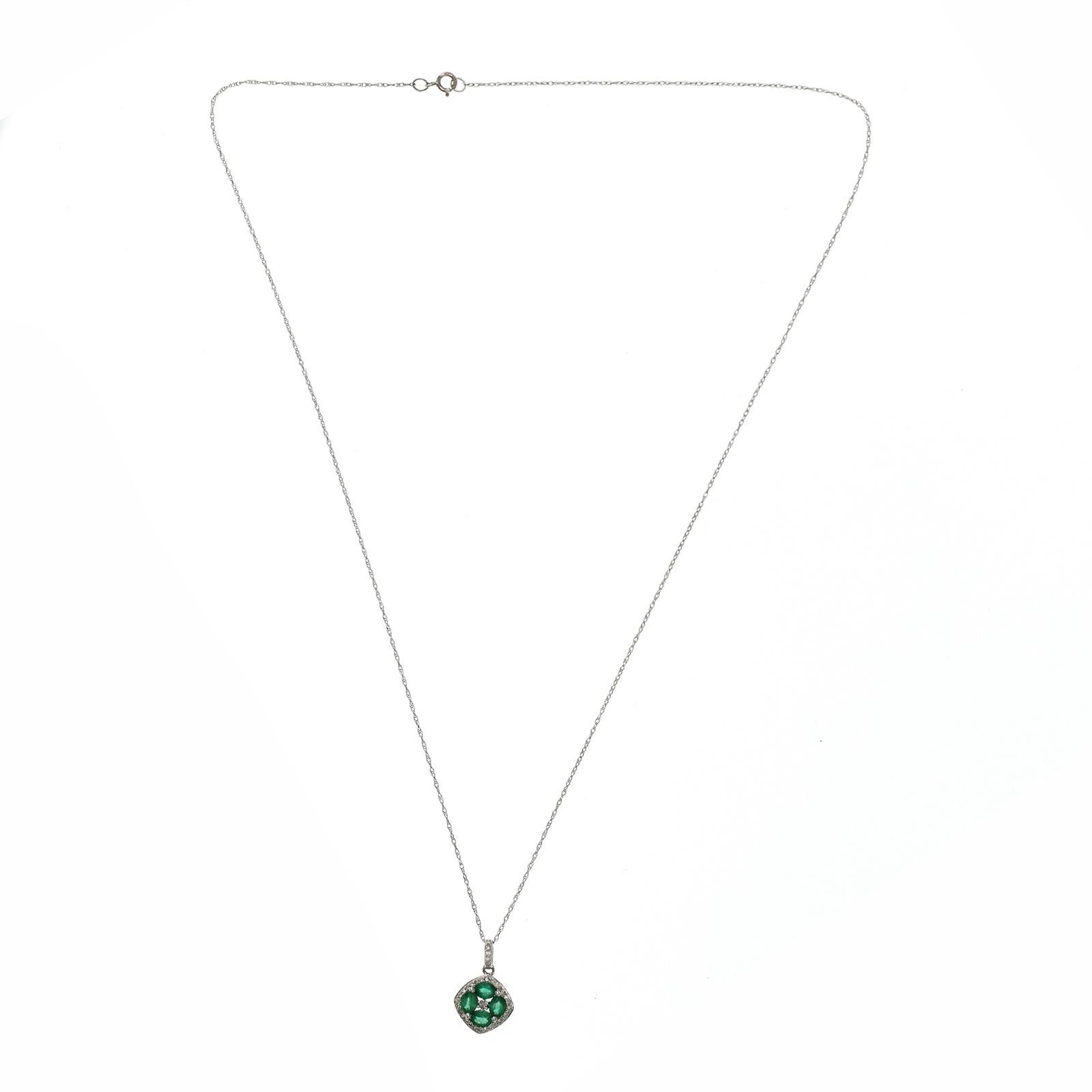 1.20 CT Natural Emerald 0.15CT Diamond 14K White Gold Pendant Necklace In Excellent Condition For Sale In Los Angeles, CA
