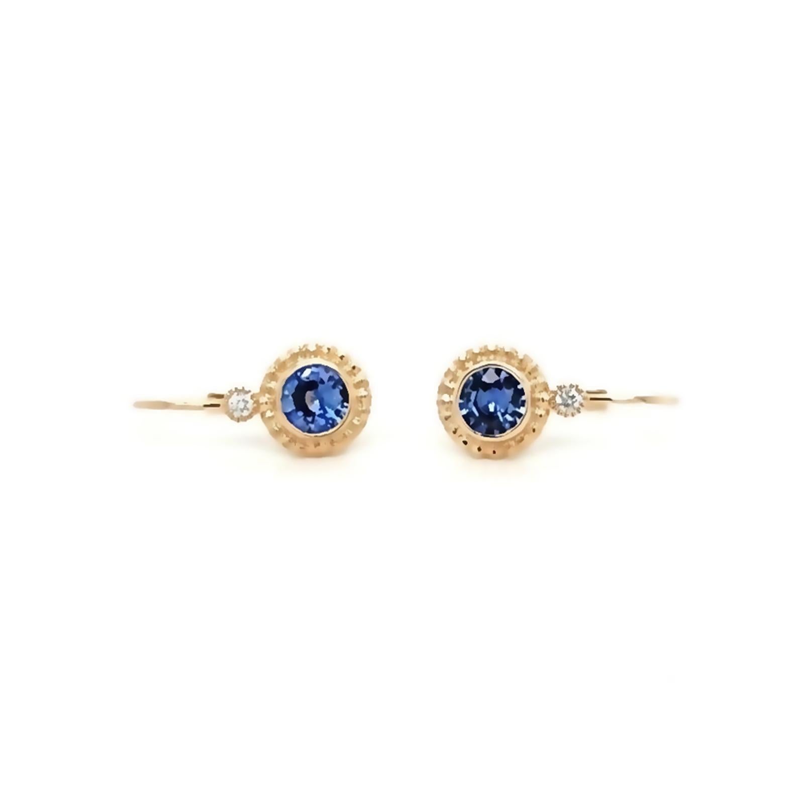 100% auténtico, 100% satisfacción del cliente
Altura: 20 mm
Anchura: 10 mm
Metal:Oro amarillo de 14 quilates
Sellos: 14K
Peso total: 3.6 gramos
Tipo de Piedra: 1.20CT Zafiro Natural y Color H-L Claridad SI-I 0.08 CT Diamantes
Estado: Nuevo
Precio