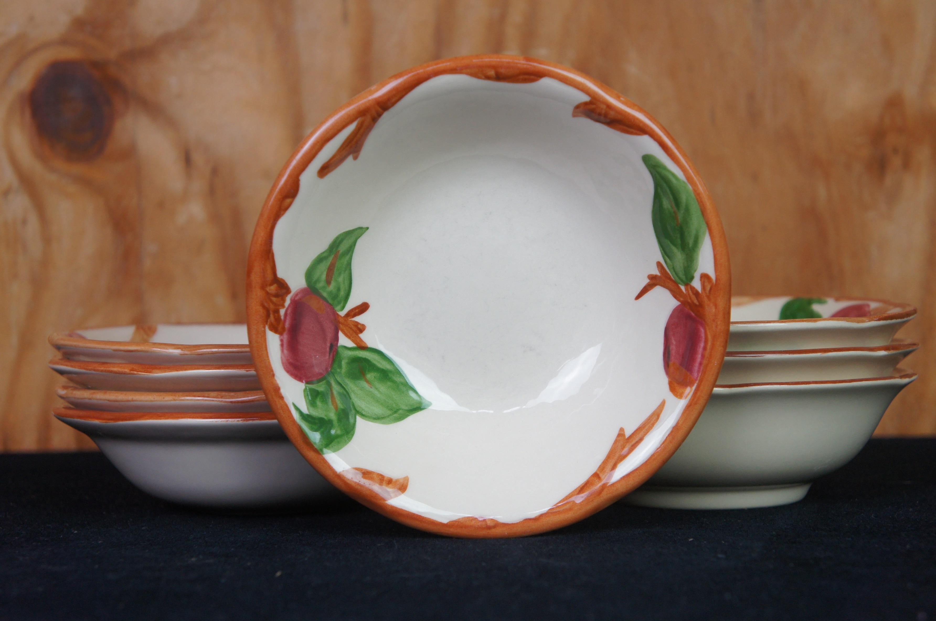 120 Piece Vintage Franciscan Apple Pattern Dinnerware Hand Painted USA England In Good Condition For Sale In Dayton, OH