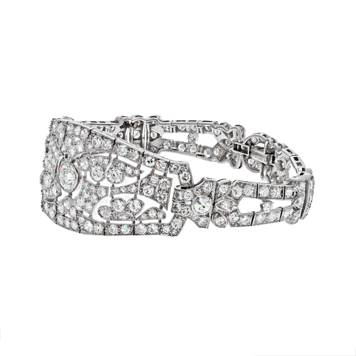12.00 Karat Art Deco Durchbrochenes Diamantarmband aus Platin (Rundschliff) im Angebot