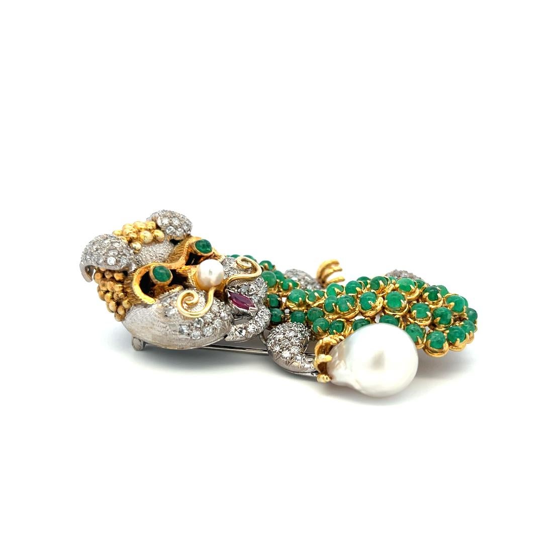 12.00 Carat Emerald 8.00 Carat Round Diamond 5.2MM Pearl 14K Gold Pin Brooch For Sale 2