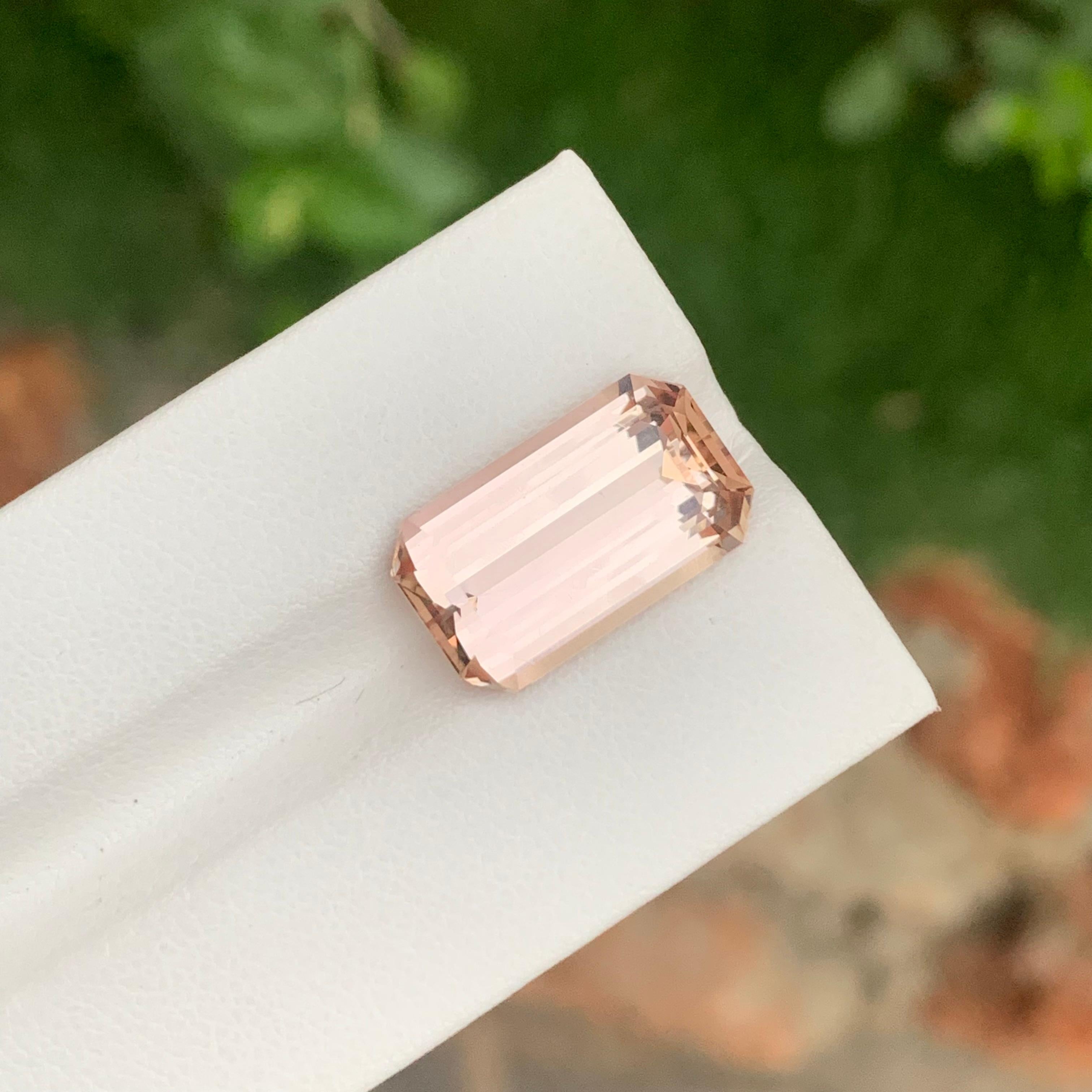 12.00 Carat Loupe Clean Natural Loose Imperial Topaz Katlang Mine In New Condition For Sale In Peshawar, PK