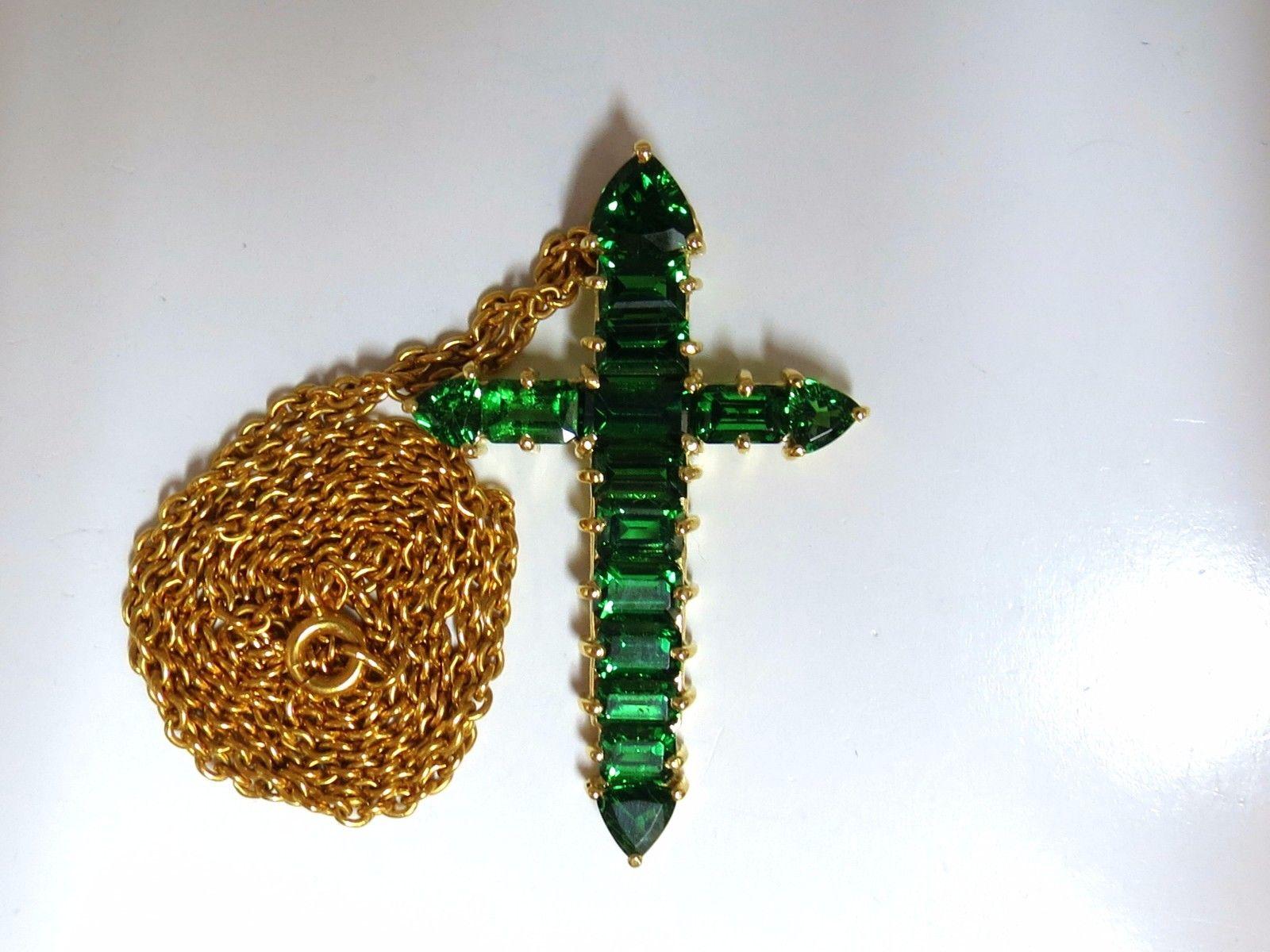 12.00 Carat Natural Vivid Green Tsavorite Cross 18 Karat and Chain In New Condition For Sale In New York, NY