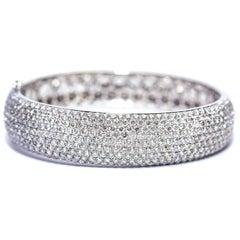 Bracciale in oro bianco 18 carati con diamanti rotondi da 12,00 carati e pave set