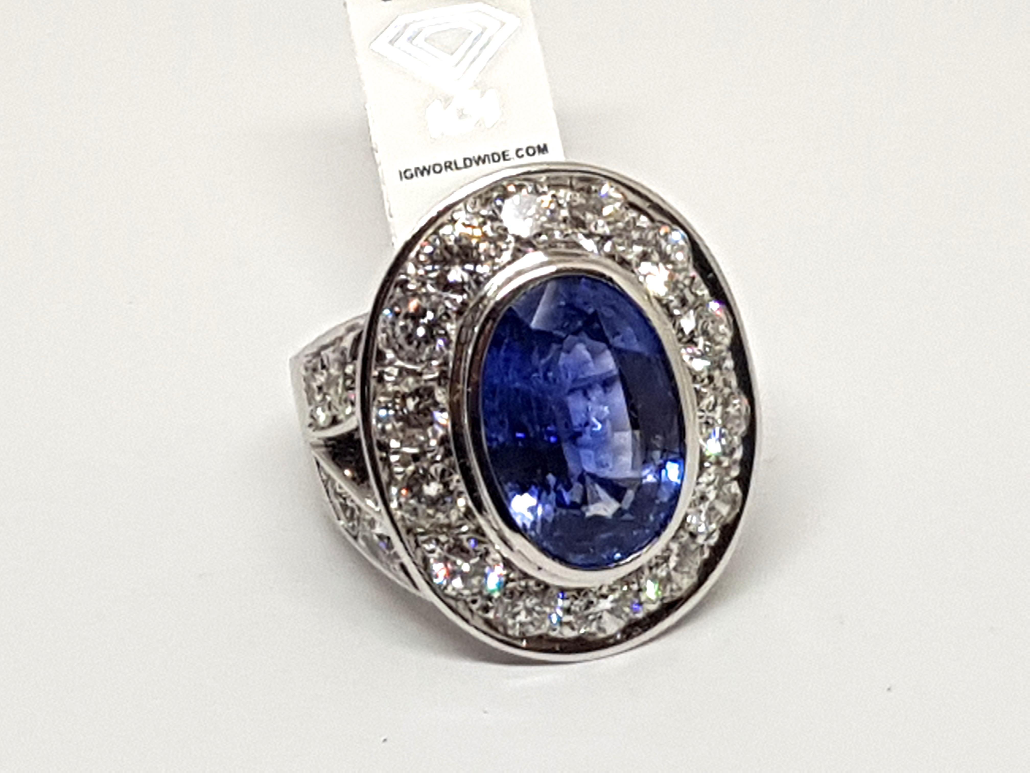 12.00 Carat Sri Lankan Blue Sapphire 8.00 Carat Diamond White Gold Cocktail Ring 7