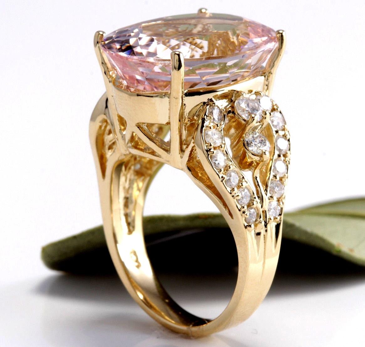 12.00 Carats Exquisite Natural Morganite and Diamond 14K Solid Yellow Gold Ring In New Condition For Sale In Los Angeles, CA