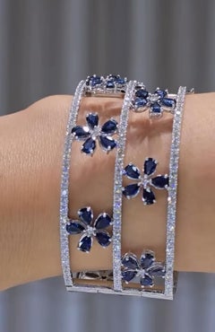 12.00 Ct Blue Sapphires 3.50 Ct Diamonds Flowers Bracelet