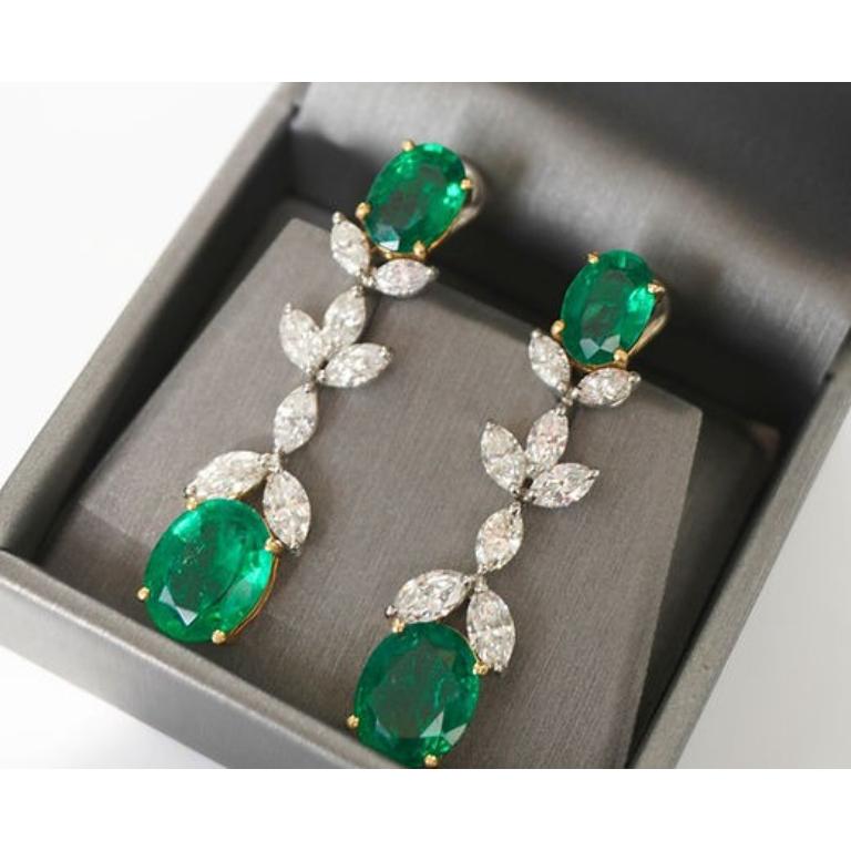 Women's 12.00 Ct Emerald Dangle Earrings For Sale