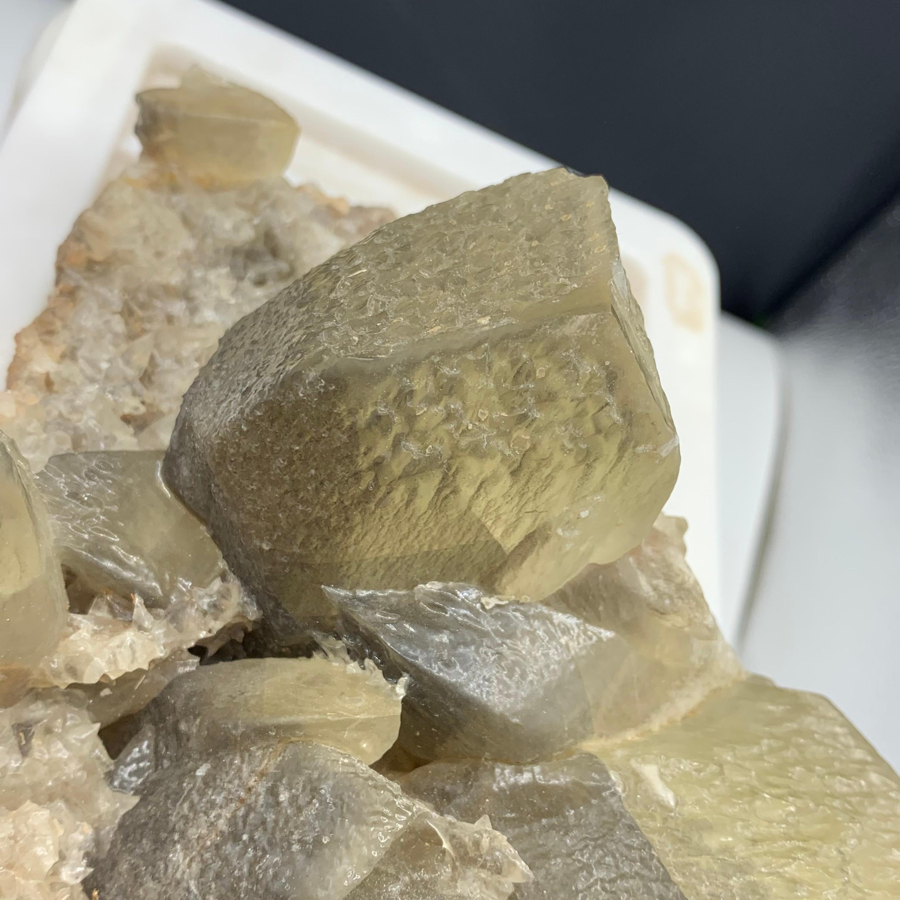 Superbe spécimen de calcite de Balochistan de 1200 grammes plus, Pakistan  en vente 2