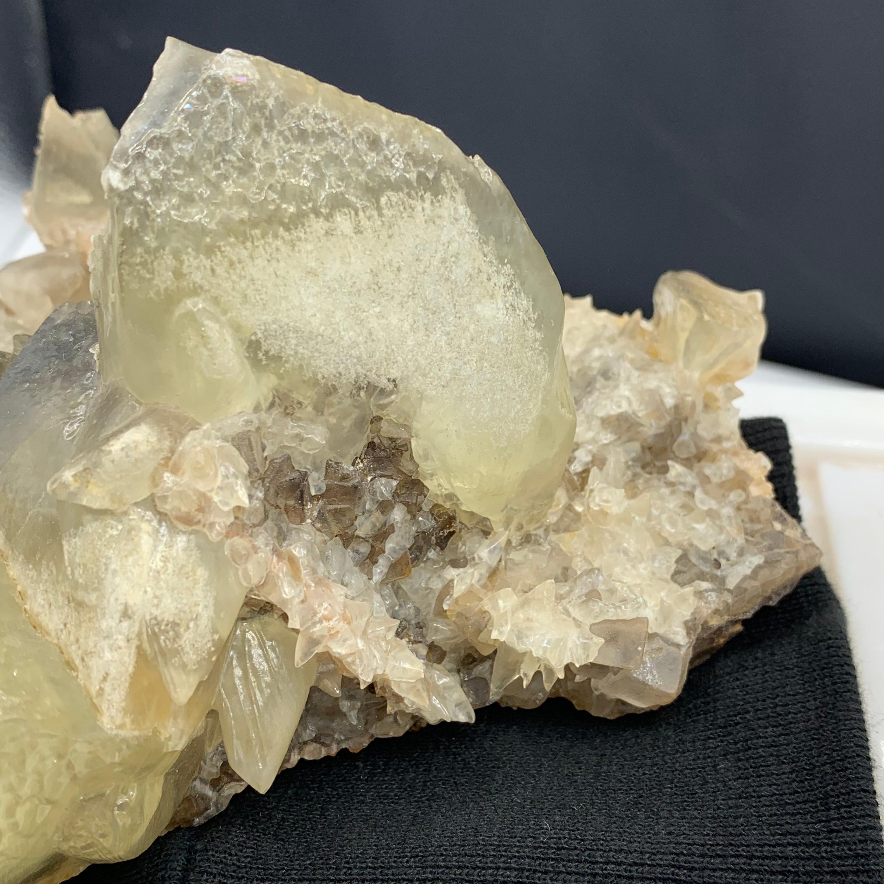 Superbe spécimen de calcite de Balochistan de 1200 grammes plus, Pakistan  en vente 4