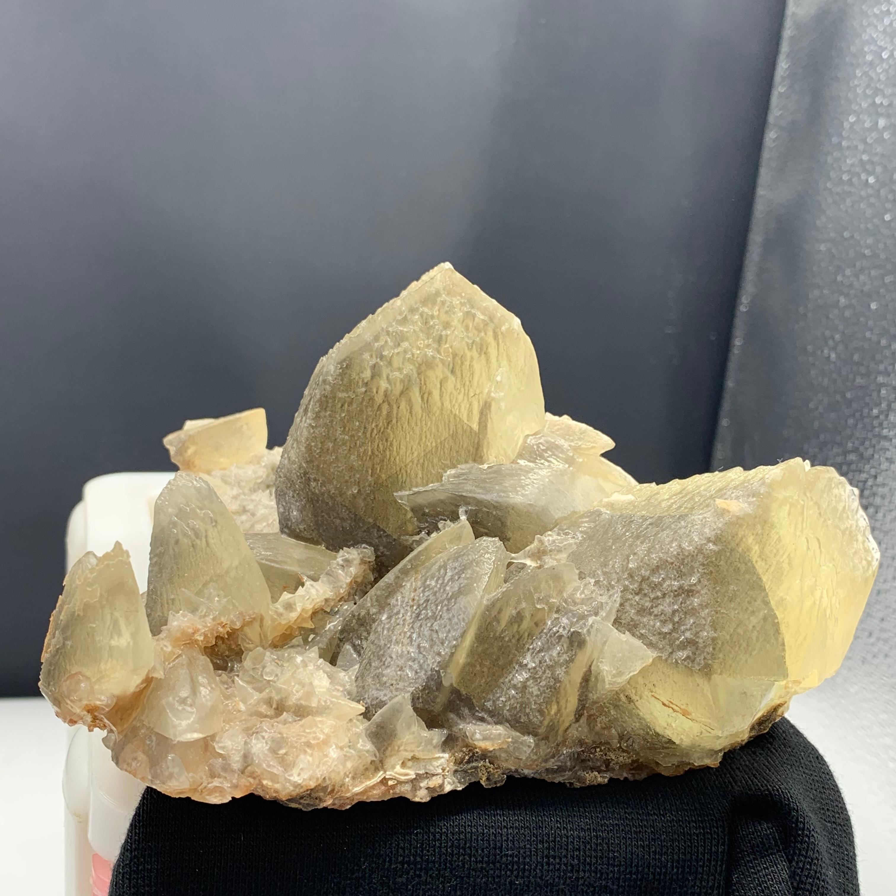 Superbe spécimen de calcite de Balochistan de 1200 grammes plus, Pakistan  Bon état - En vente à Peshawar, PK