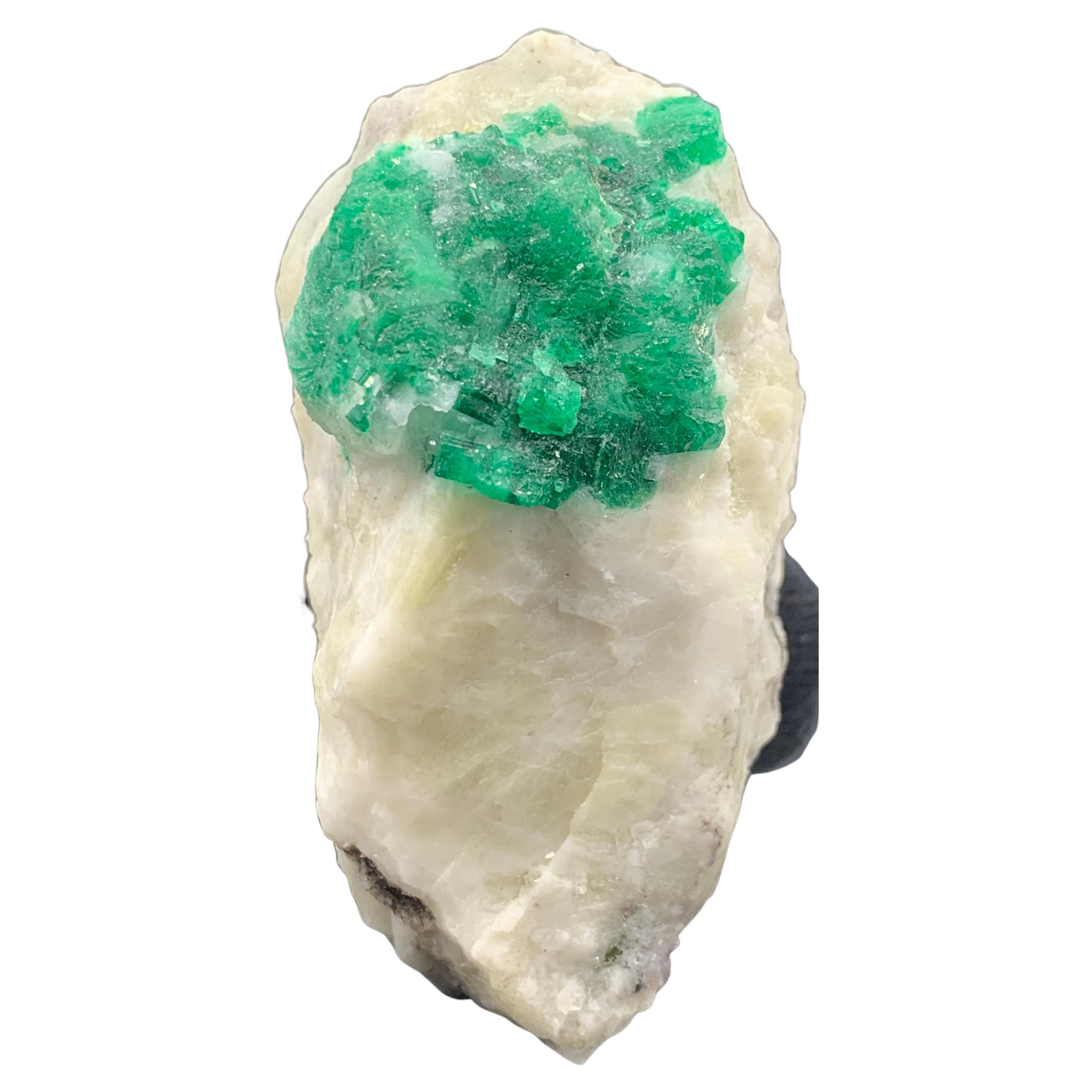 120.02 Gram Marvellous Emerald Specimen From Swat Valley, Pakistan  For Sale