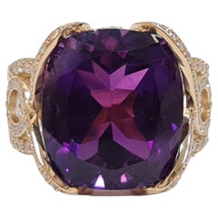 12.00ct Amethyst and 1.25ct Natural Diamonds D-F / VS, 14K Gold Statement Ring