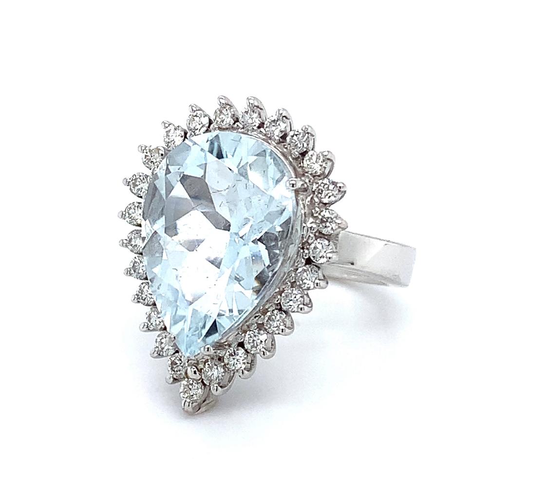 12.00ct Aquamarine Diamond Halo Cluster Cocktail Ring 18K White Gold In New Condition For Sale In London, GB
