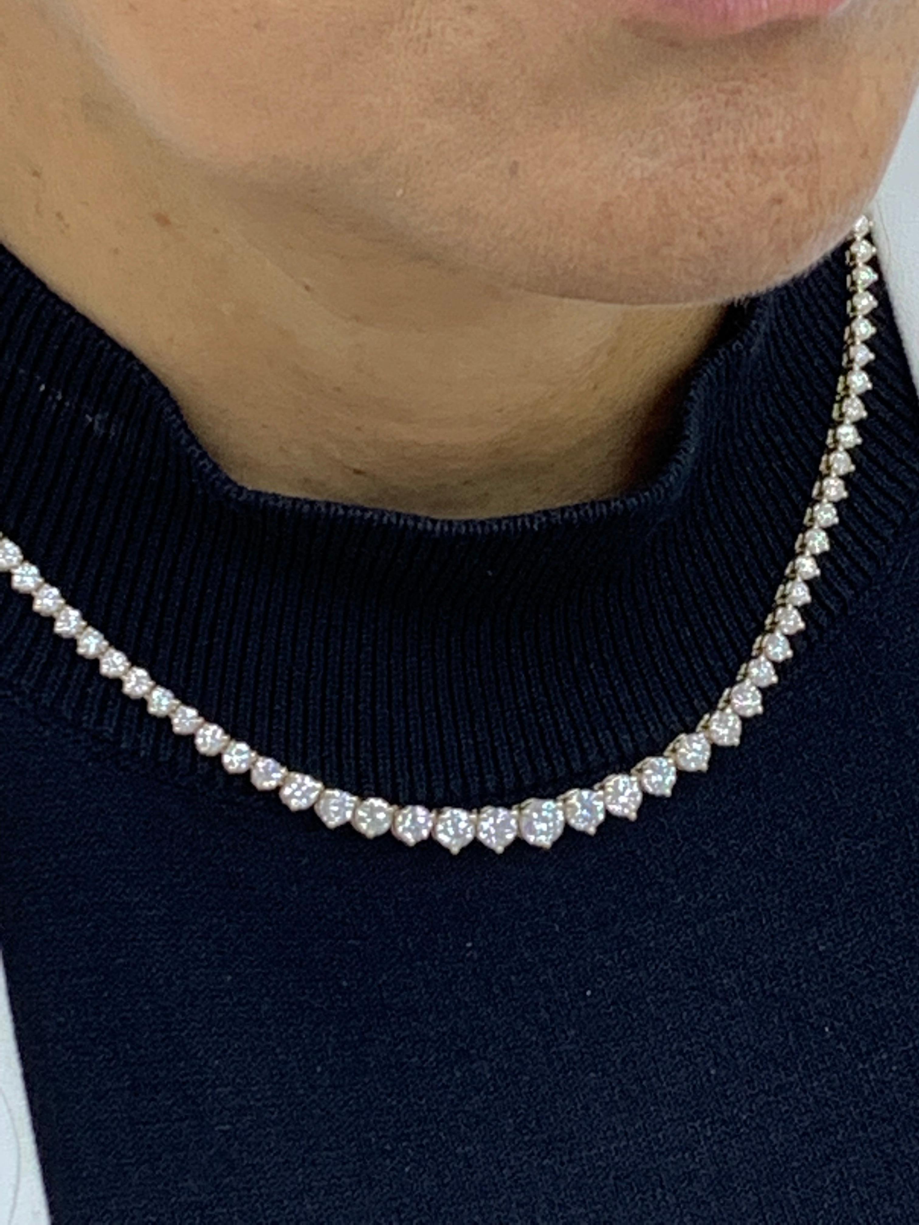 12,05 Karat abgestufter runder Diamant Riviere Tennis-Halskette aus 14K Gelbgold im Angebot 10