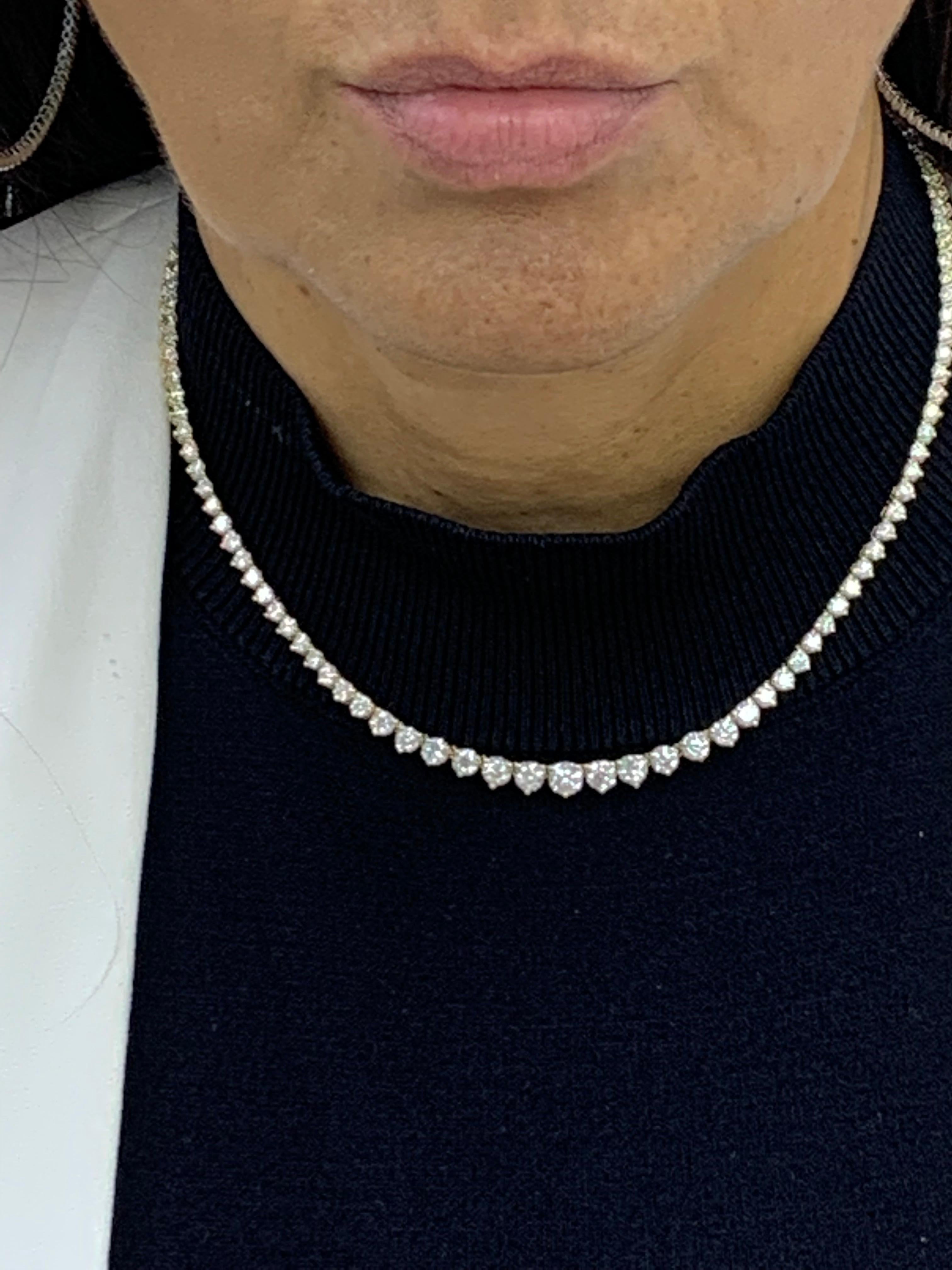 12,05 Karat abgestufter runder Diamant Riviere Tennis-Halskette aus 14K Gelbgold im Angebot 11