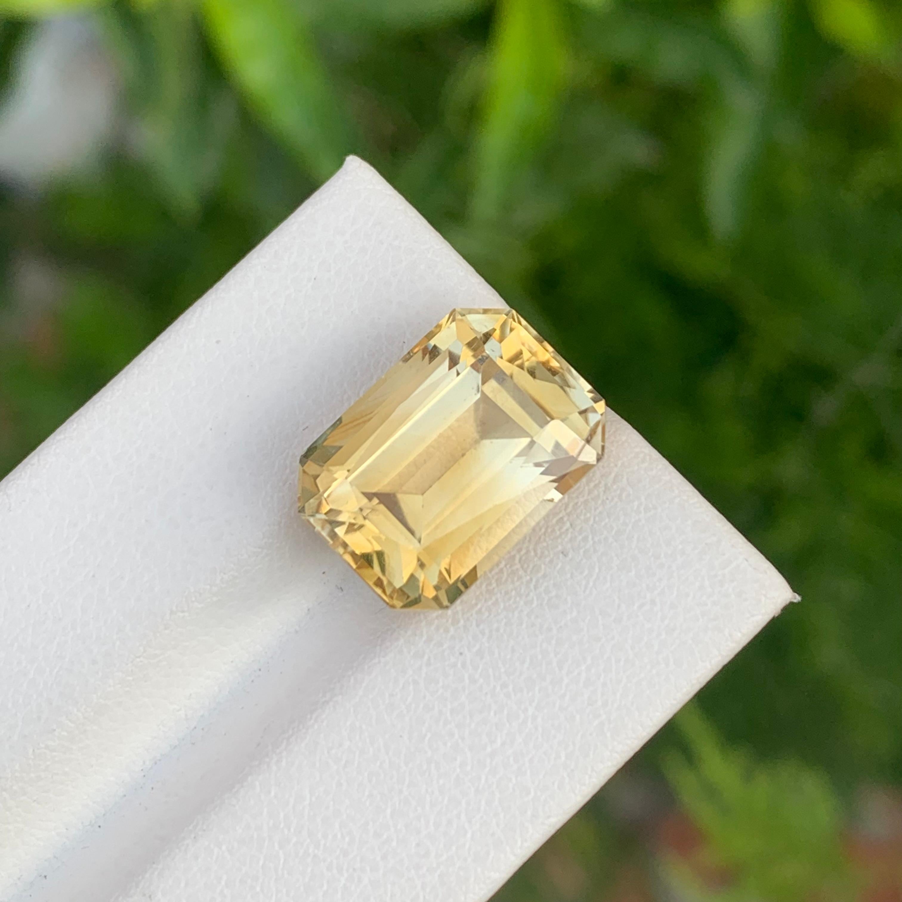 12.05 Carat Natural Loose Yellow Citrine Emerald Shape Gem For Jewellery For Sale 2
