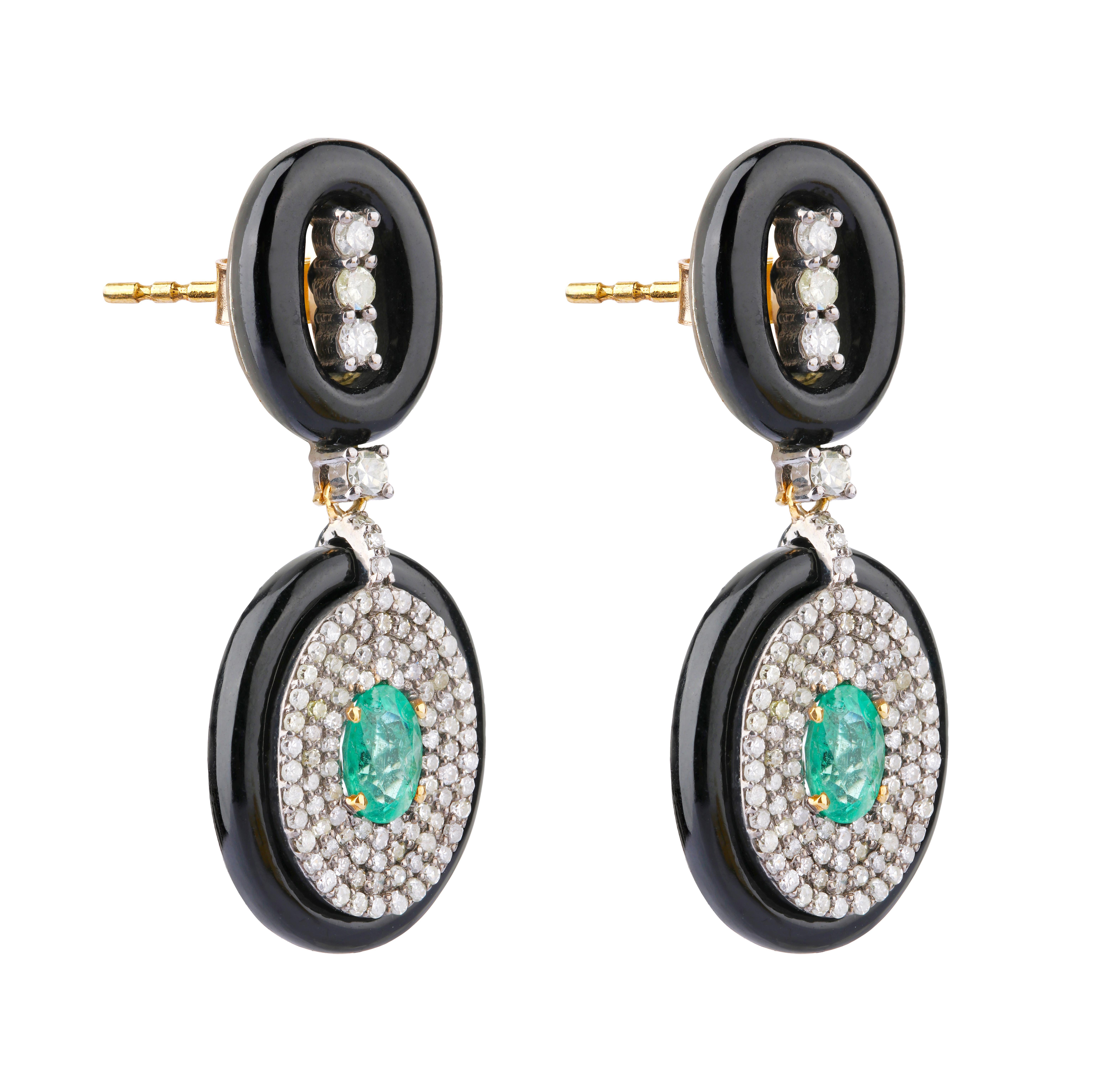 Boucles d'oreilles en goutte de style Art déco en diamants, émeraudes et onyx noirs de 12,05 carats Unisexe en vente