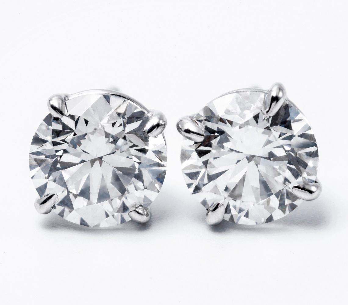 1.25 ct diamond stud earrings