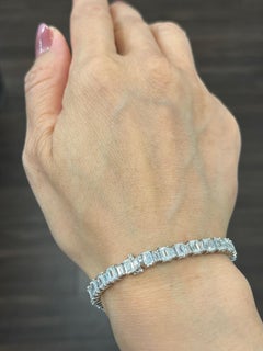 Pulsera talla esmeralda y baguette de 11,95 ct certificada por el GIA