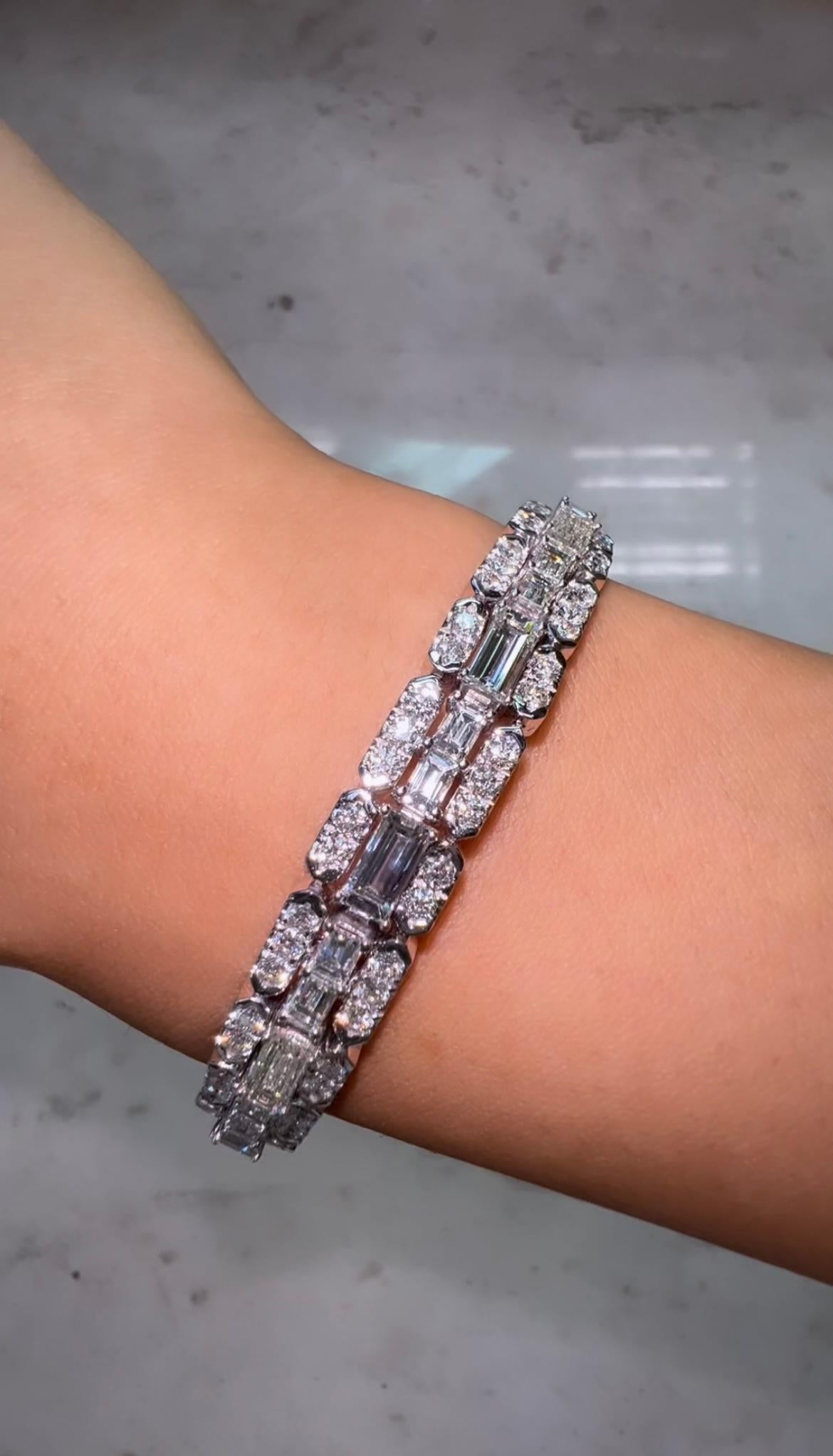 12.06ct Baguette and Round Diamond Bracelet In New Condition In Los Angeles, CA