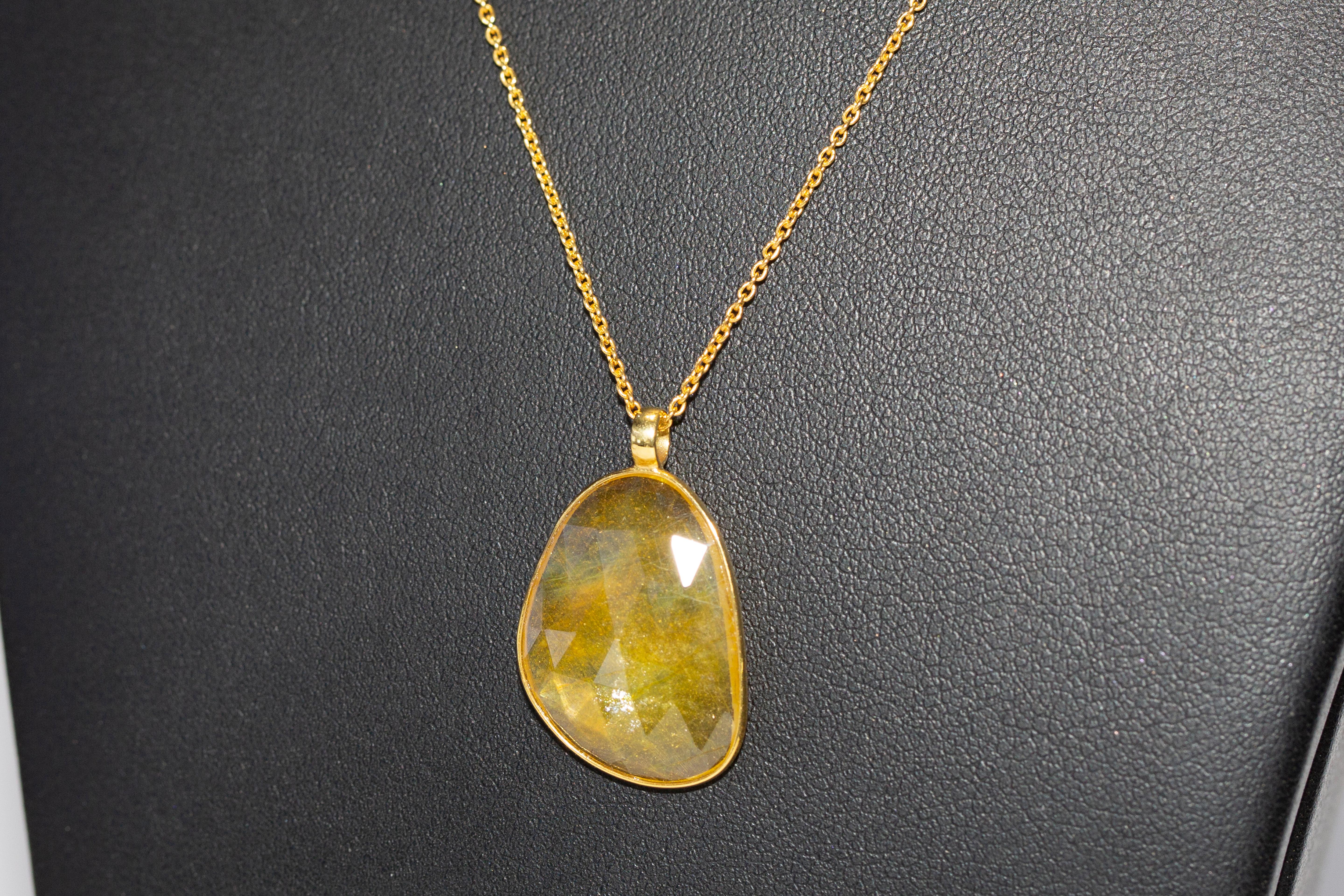 12.07 Carat Sapphire Diamond Rose Cut 18 KT Yellow Gold Pendant Necklace For Sale 1