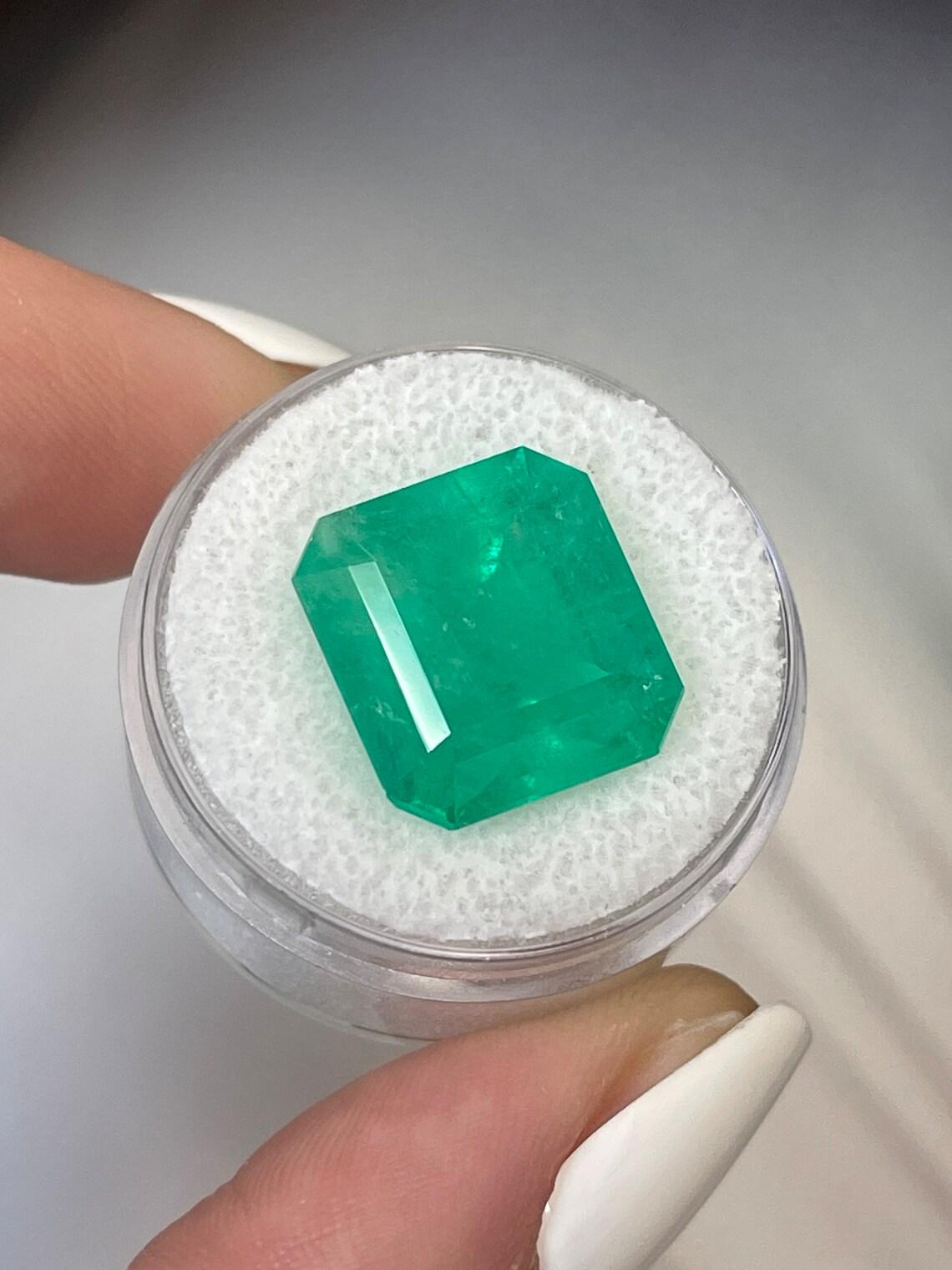 12,09 Carati 15x14 Grande Smeraldo Colombiano - Taglio Smeraldo, Miniera Chivor Nascite di Maggio in vendita 1