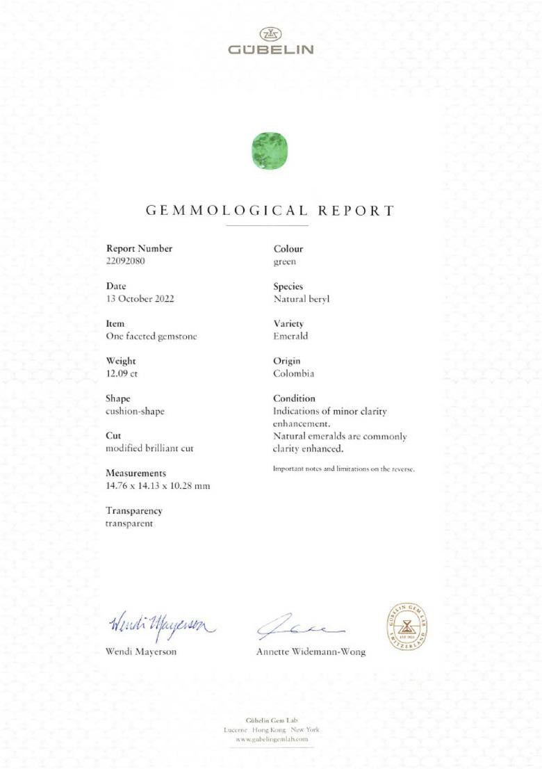 Célébration époustouflante de la nature et de l'élégance, cette bague en or blanc 18 carats est ornée d'une émeraude colombienne de 12,09 carats, certifiée par le prestigieux laboratoire de gemmologie Gübelin. Taillée pour révéler un vert luxuriant