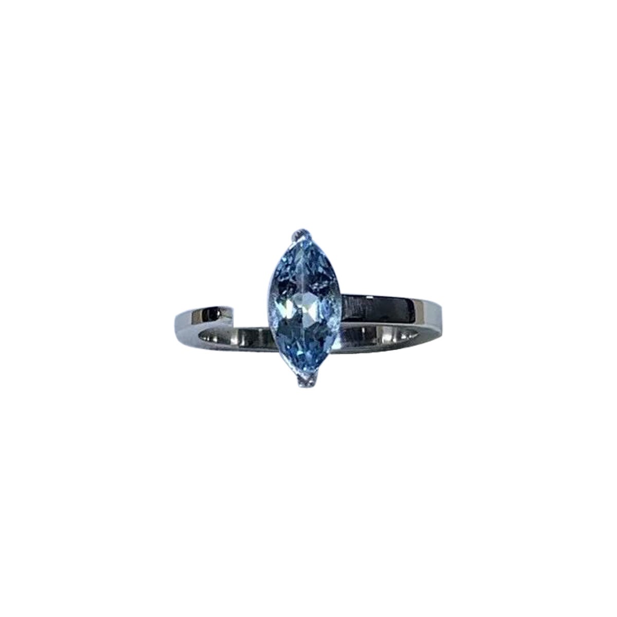 Anillo de compromiso solitario con gema aguamarina de 1,20 ct en platino.