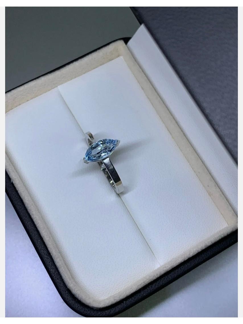 1.20ct Aquamarine marquise chunky solitaire engagement ring in platinum In New Condition For Sale In London, GB