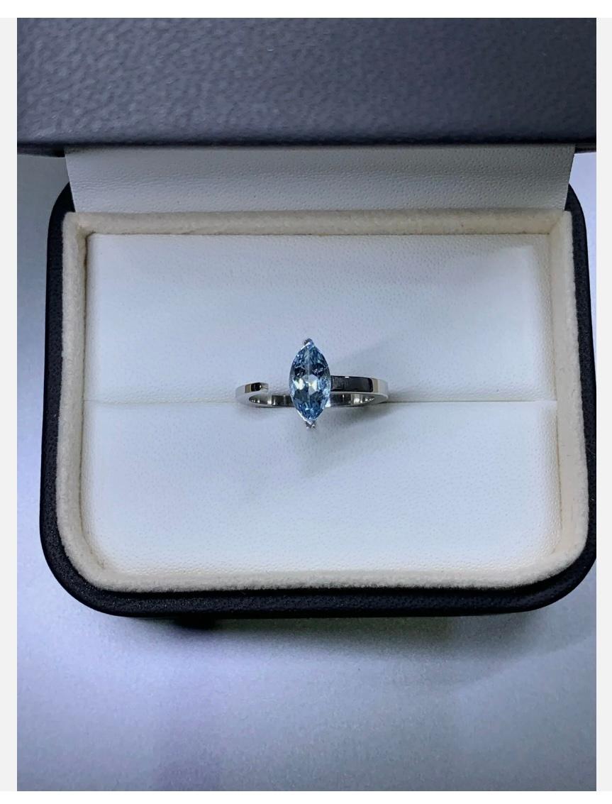 Women's 1.20ct Aquamarine marquise chunky solitaire engagement ring in platinum For Sale