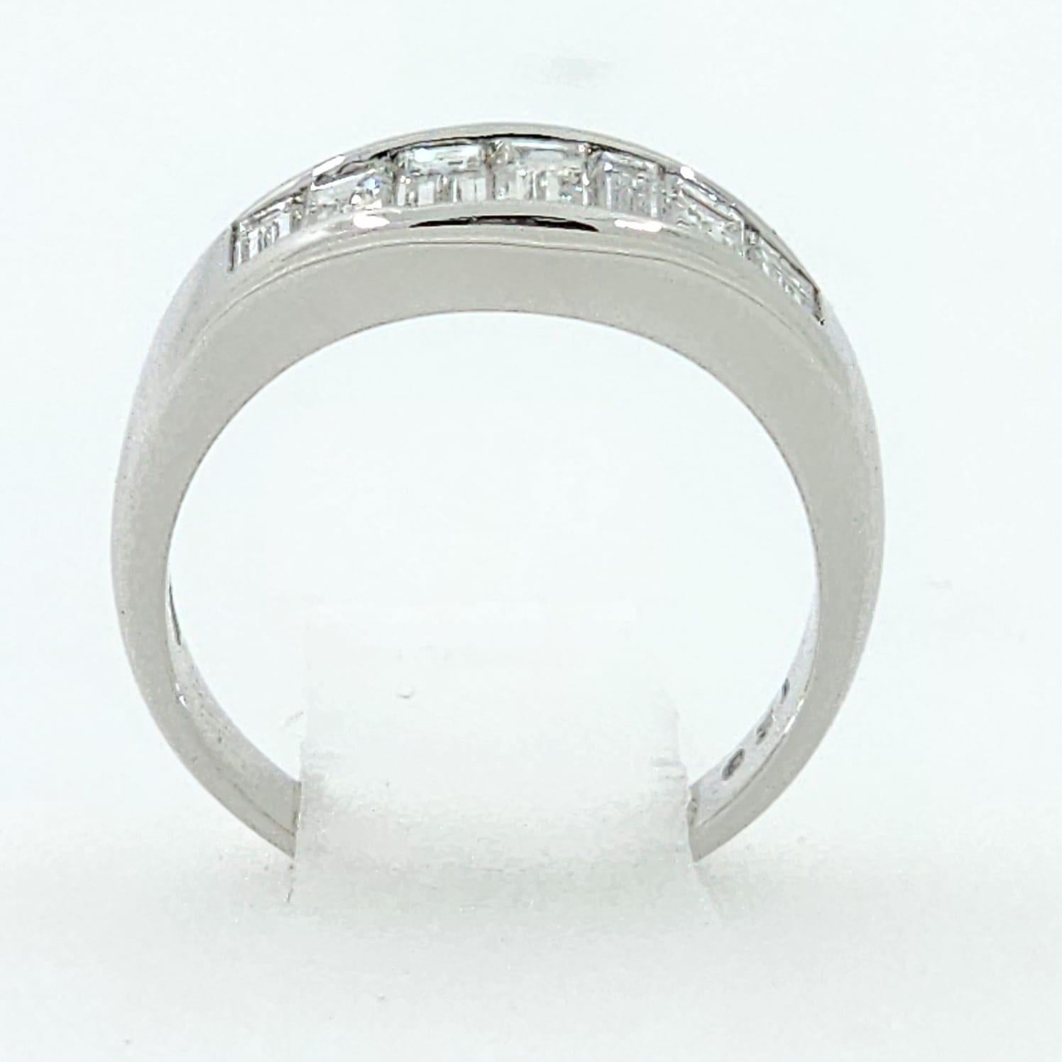 1.20Ct Baguette Diamond Wedding Band Ring in 18K White Gold In New Condition For Sale In Hong Kong, HK
