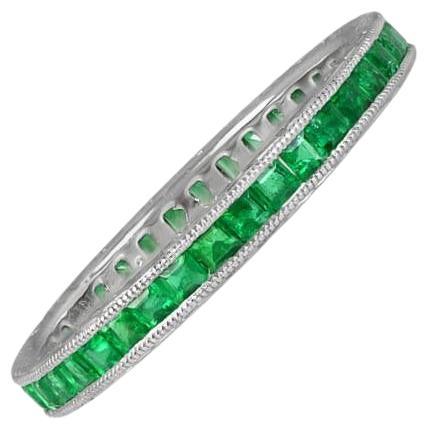 Eternity-Ehering aus Platin mit 1.00 Karat natürlichem grünem Smaragd im Kaliberschliff im Angebot